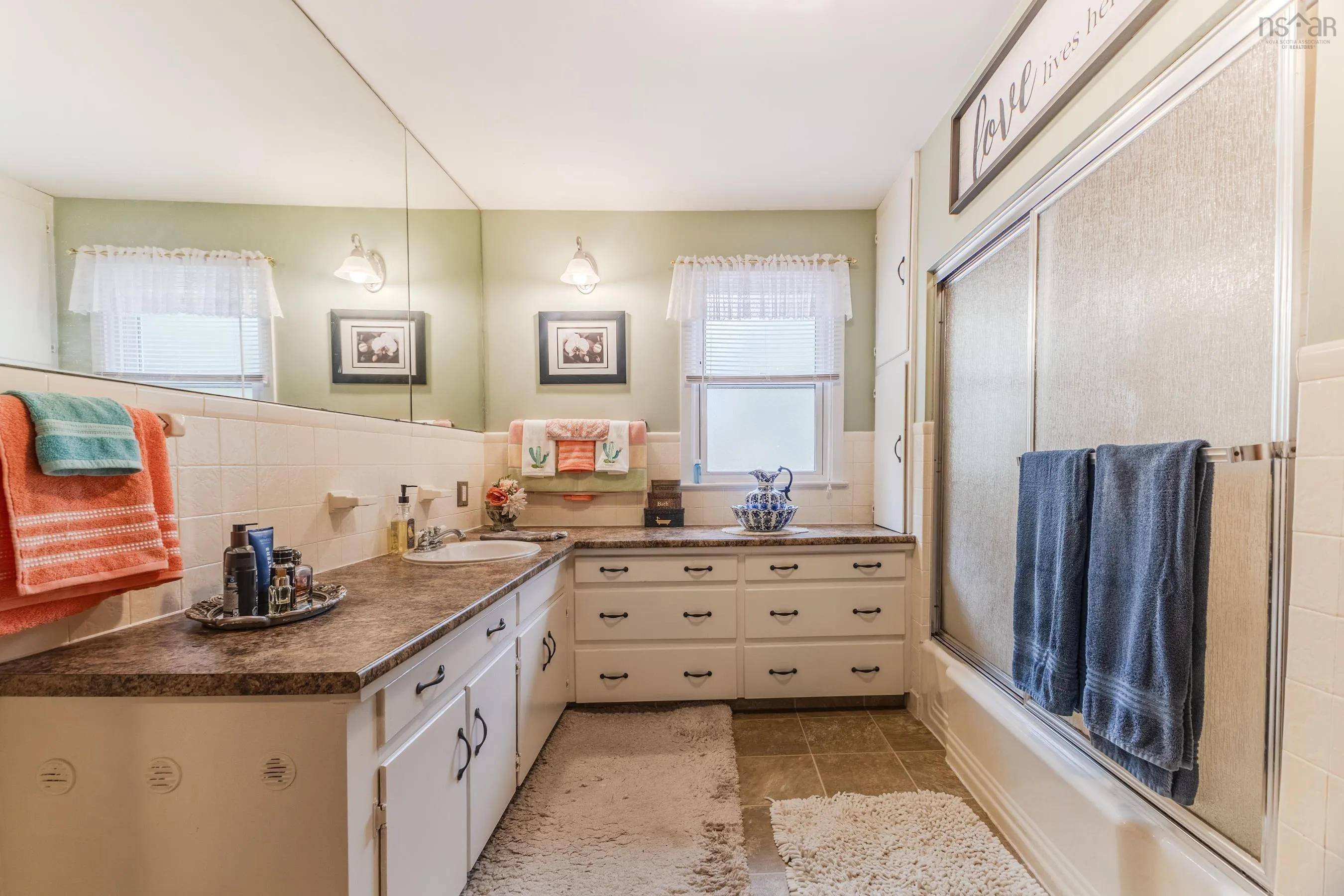 35 Grandview Dr, Truro Ns B2n 3n5, 6 Bedrooms Bedrooms, ,4 BathroomsBathrooms,Residential,For Sale,Grandview Dr,202506184