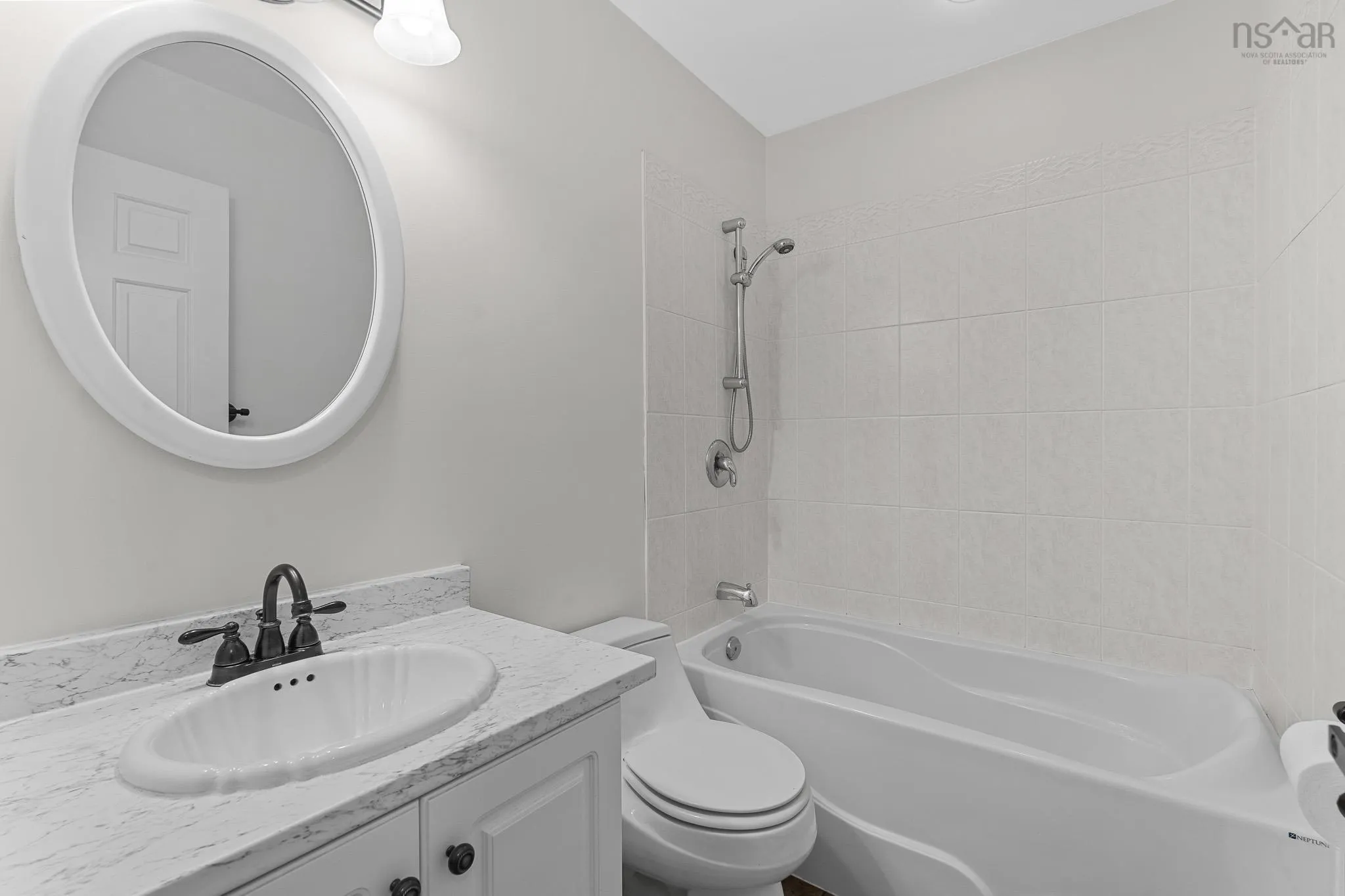 239 Howe Avenue, Fall River, NS B2T 1H7, 4 Bedrooms Bedrooms, ,3 BathroomsBathrooms,Residential,For Sale,Howe,202516405