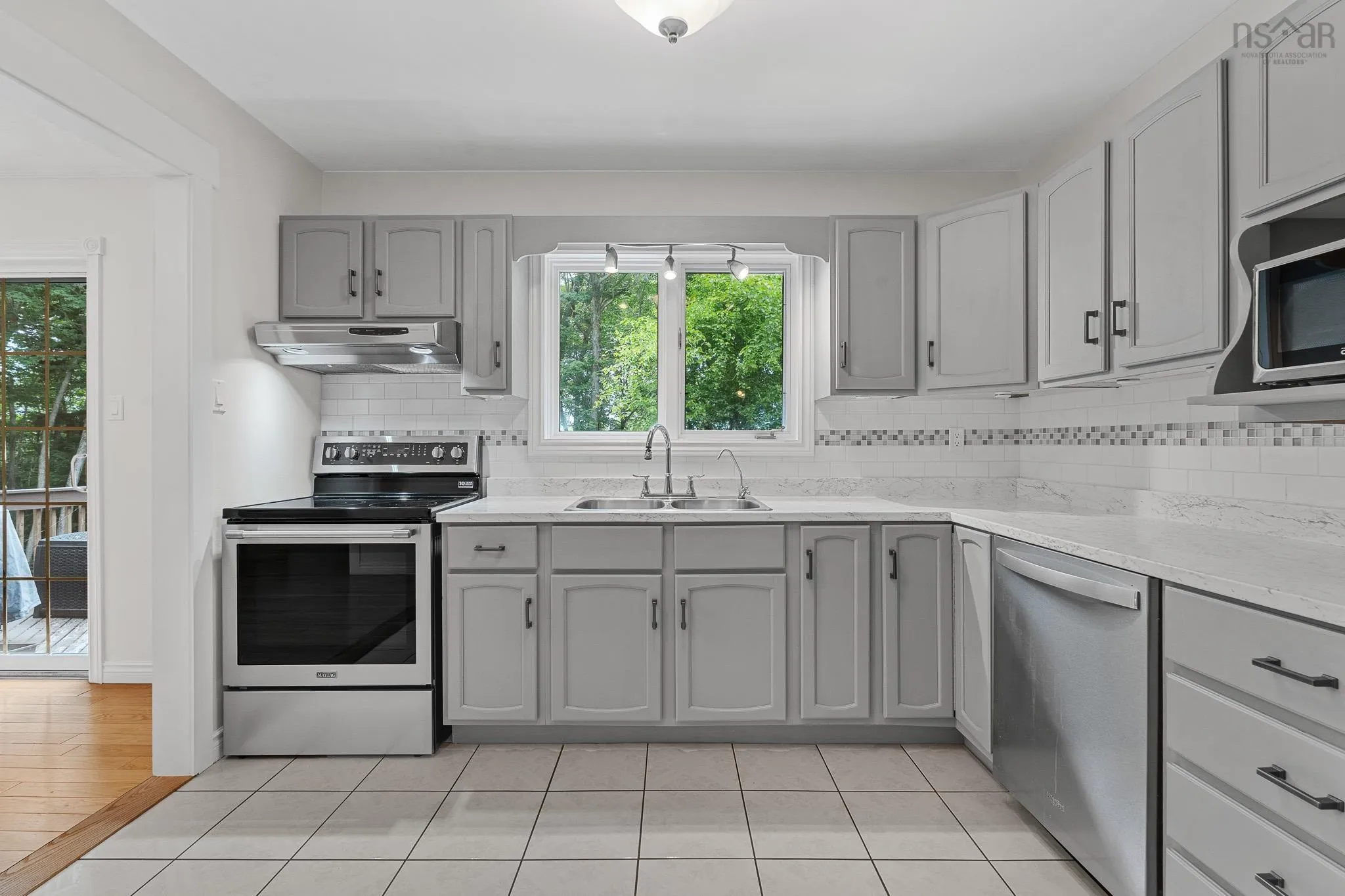 239 Howe Avenue, Fall River, NS B2T 1H7, 4 Bedrooms Bedrooms, ,3 BathroomsBathrooms,Residential,For Sale,Howe,202516405