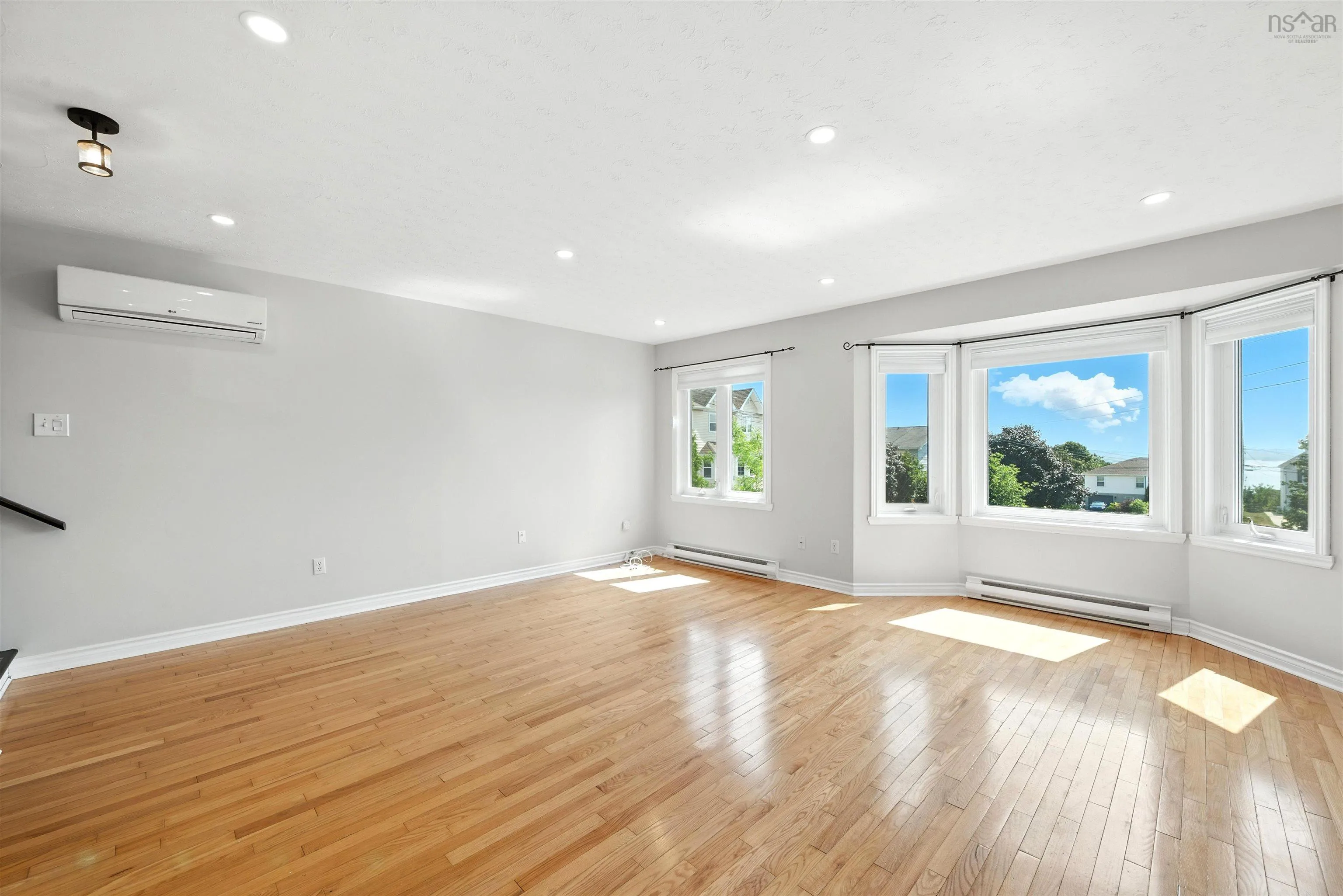 21 Lively Court, Bedford, NS B4A 3J6, 3 Bedrooms Bedrooms, ,3 BathroomsBathrooms,Residential,For Sale,Lively,202520573