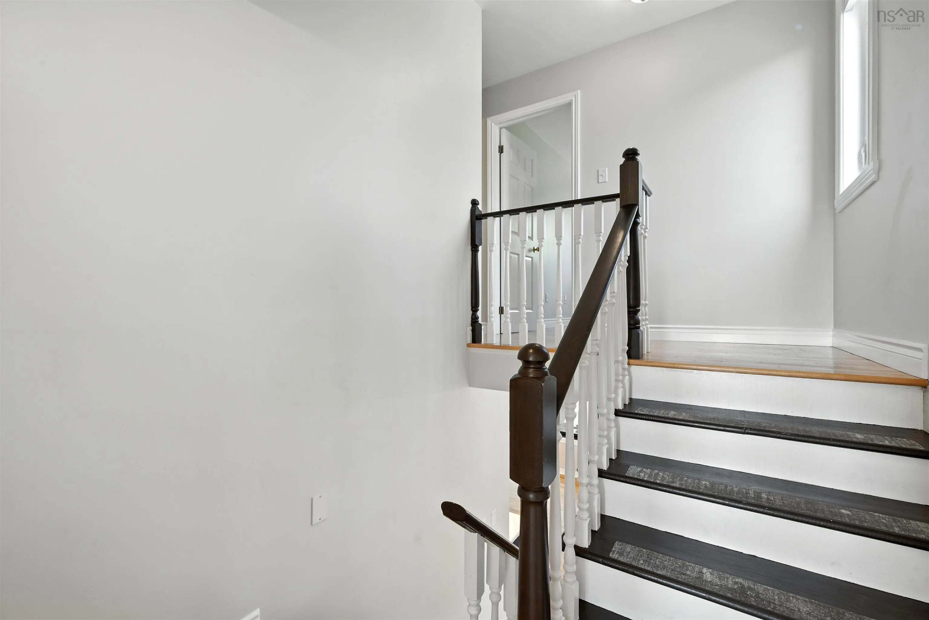 21 Lively Court, Bedford, NS B4A 3J6, 3 Bedrooms Bedrooms, ,3 BathroomsBathrooms,Residential,For Sale,Lively,202520573