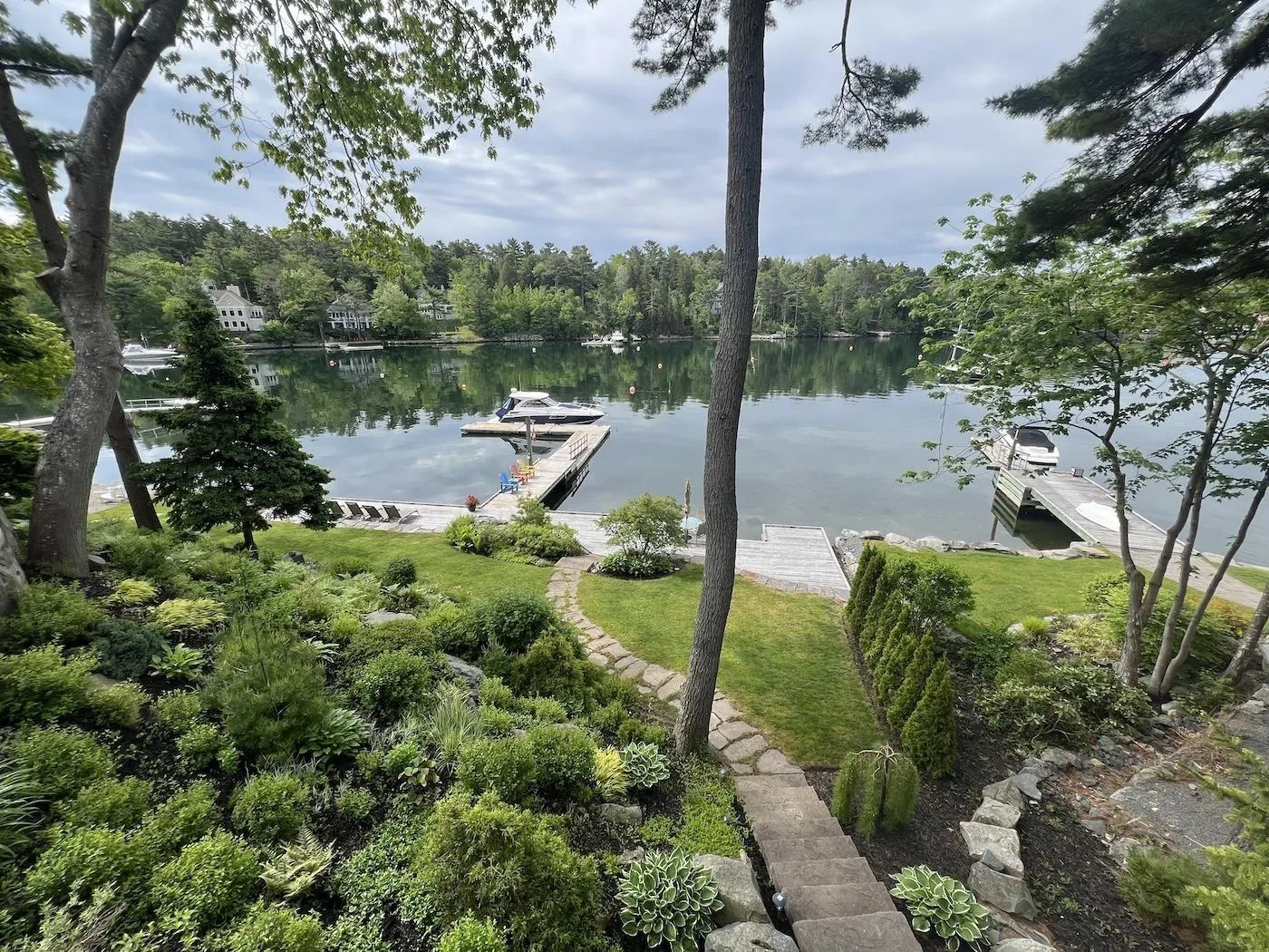 1077 Shore Drive, Bedford Ns B4a 2e6, 3 Bedrooms Bedrooms, ,3 BathroomsBathrooms,Residential,For Sale,Shore,202413677