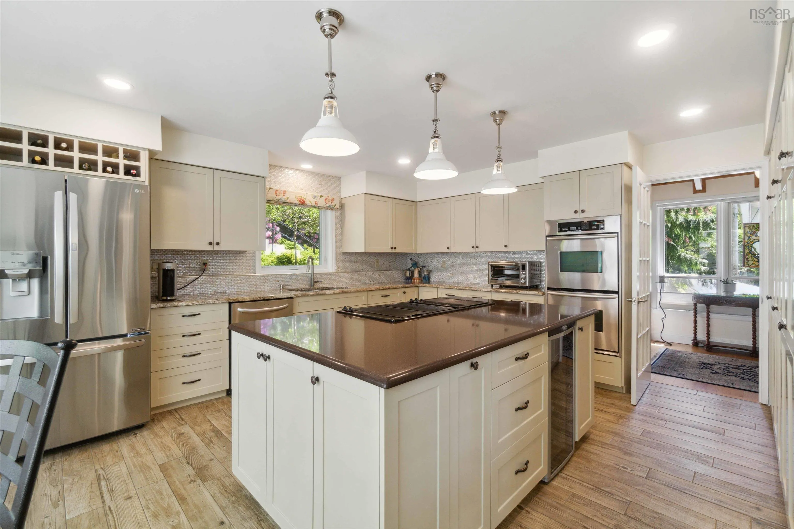 1077 Shore Drive, Bedford Ns B4a 2e6, 3 Bedrooms Bedrooms, ,3 BathroomsBathrooms,Residential,For Sale,Shore,202413677