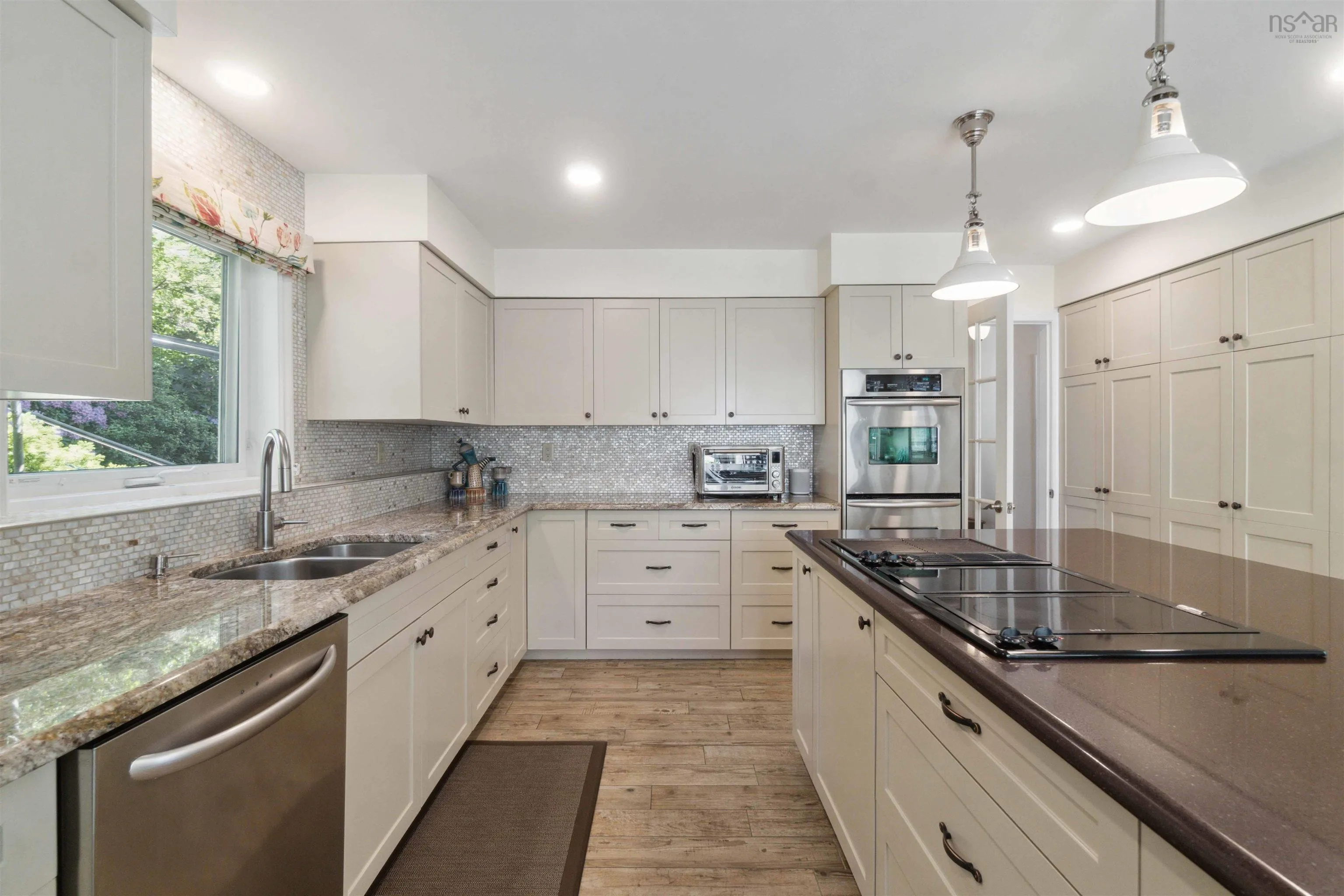 1077 Shore Drive, Bedford Ns B4a 2e6, 3 Bedrooms Bedrooms, ,3 BathroomsBathrooms,Residential,For Sale,Shore,202413677