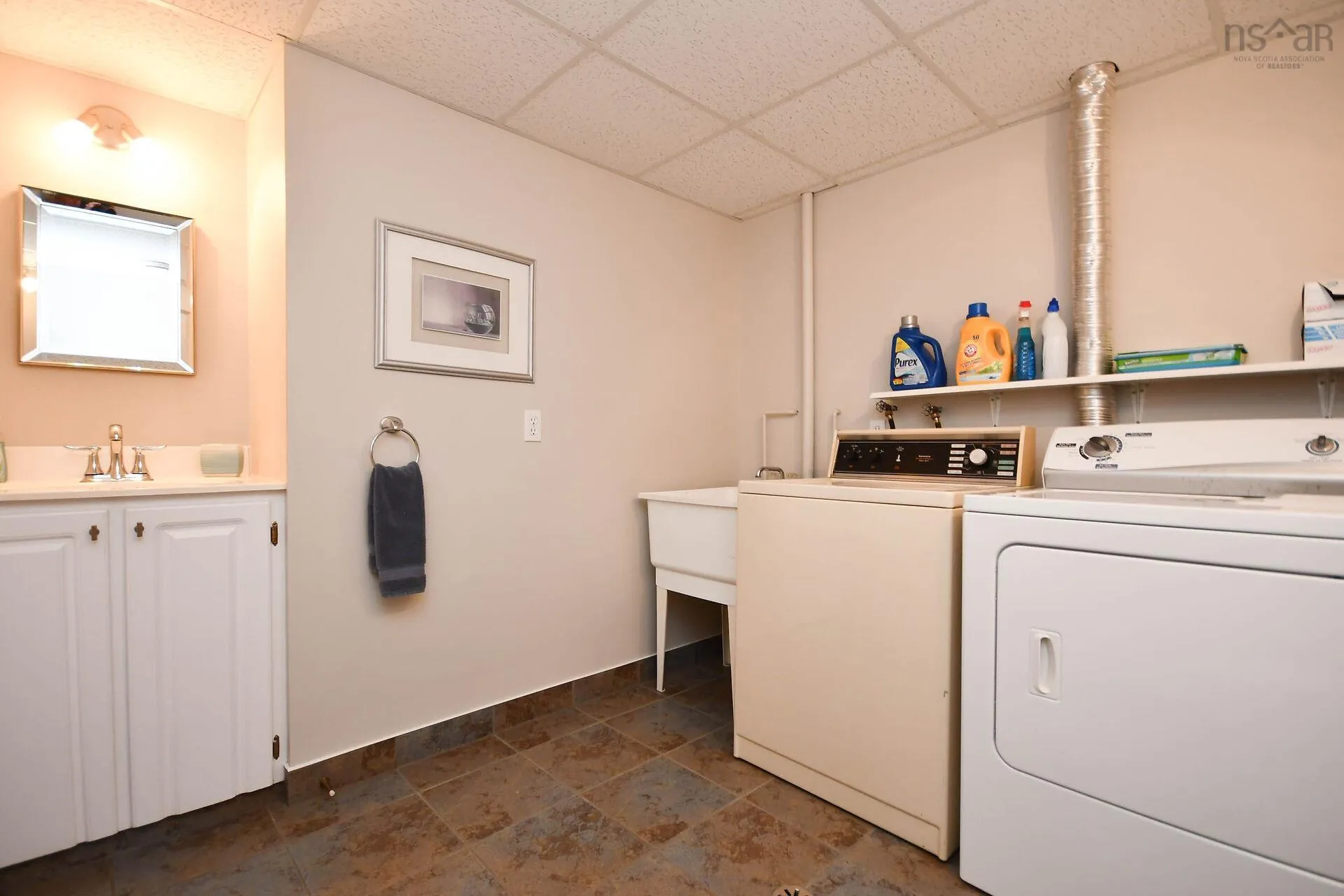31 Barry Crescent, Herring Cove, NS B3R 2L7, 3 Bedrooms Bedrooms, ,3 BathroomsBathrooms,Residential,For Sale,Barry,202519013
