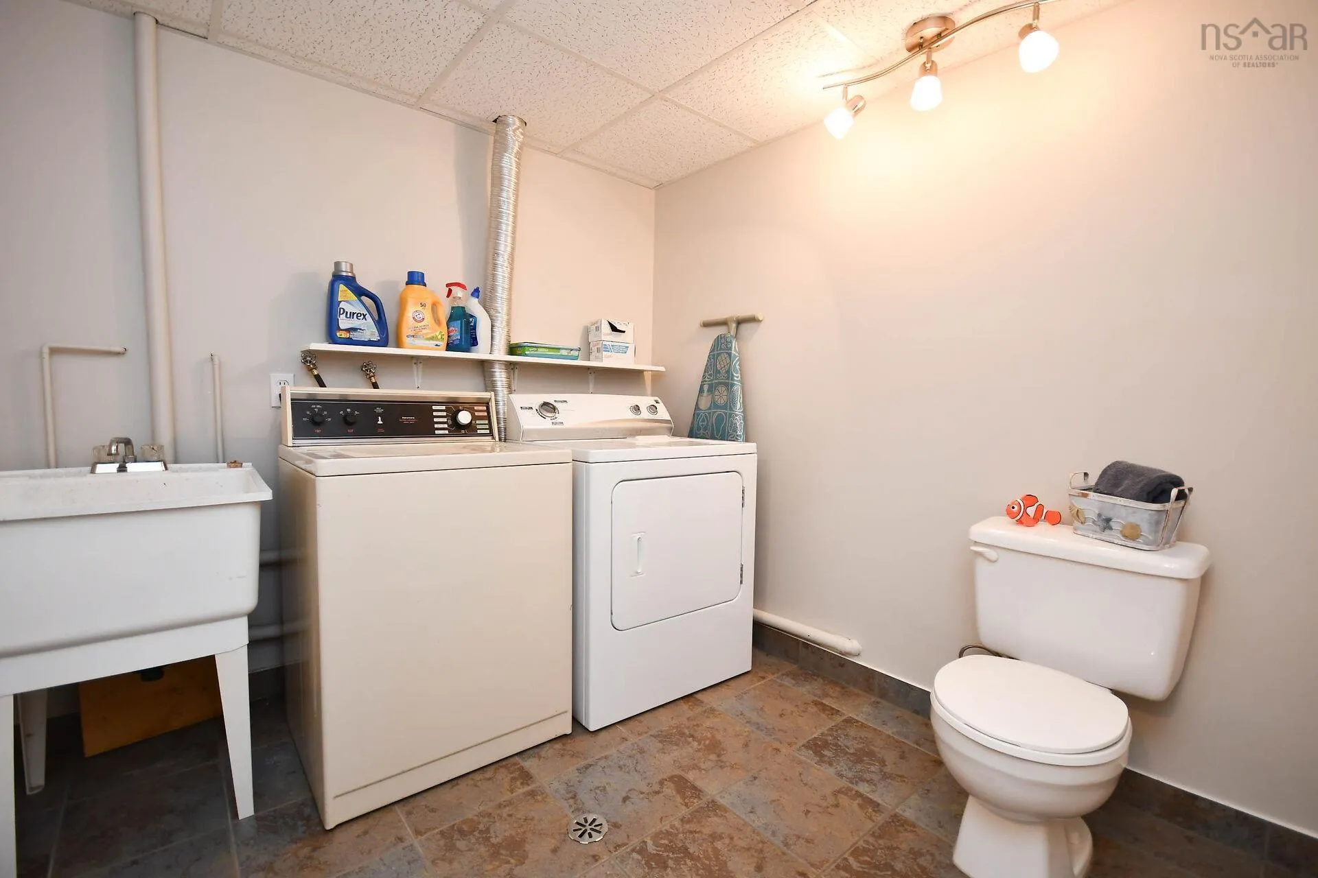31 Barry Crescent, Herring Cove, NS B3R 2L7, 3 Bedrooms Bedrooms, ,3 BathroomsBathrooms,Residential,For Sale,Barry,202519013