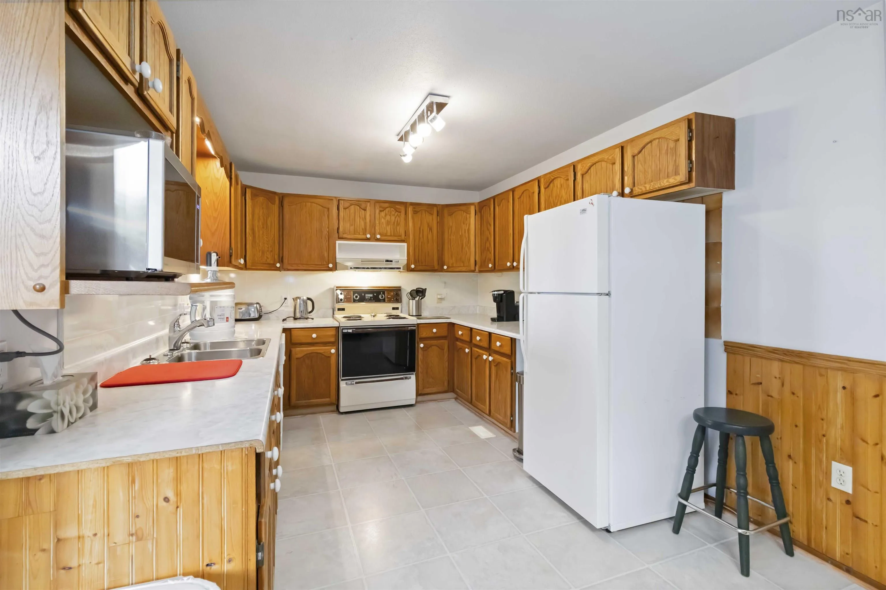 195 Bellefontaine Road, Middle Porters Lake, NS B3E 1K7, 3 Bedrooms Bedrooms, ,2 BathroomsBathrooms,Residential,For Sale,Bellefontaine,202517960