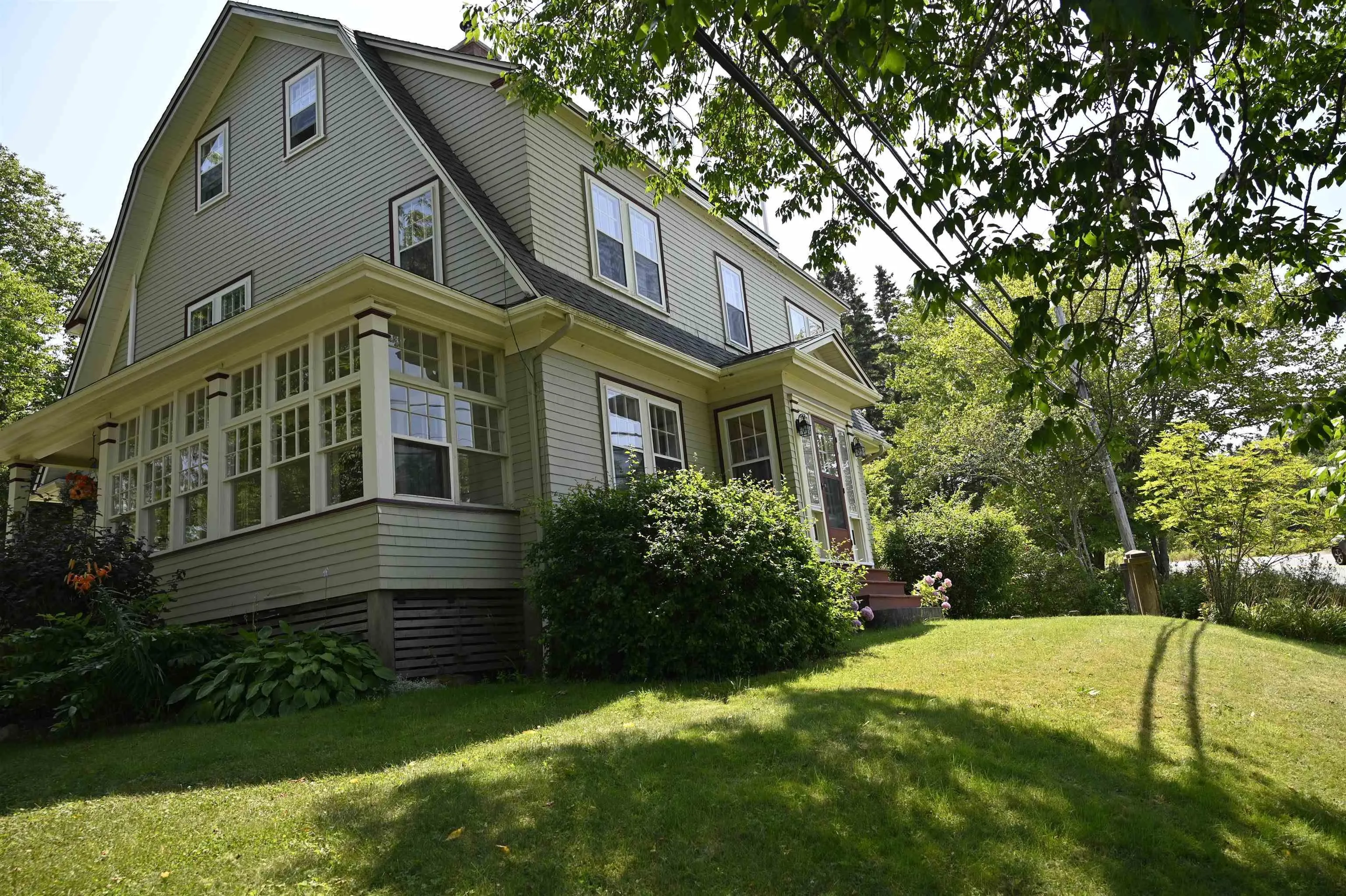 9957 Peggys Cove Road, Hacketts Cove, NS B3Z 3J4, 5 Bedrooms Bedrooms, ,3 BathroomsBathrooms,Residential,For Sale,Peggys Cove,202520672