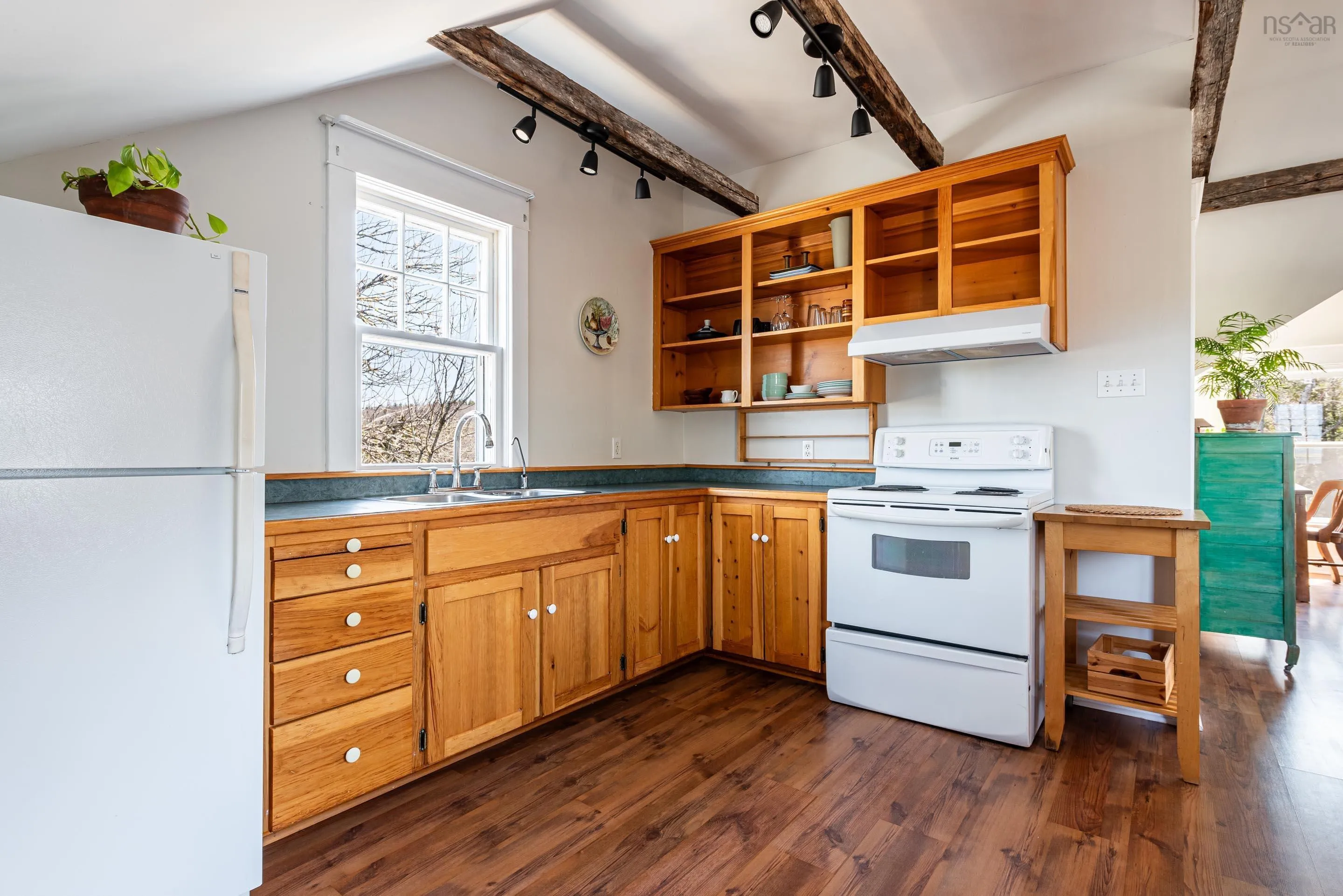 9957 Peggys Cove Road, Hacketts Cove, NS B3Z 3J4, 5 Bedrooms Bedrooms, ,3 BathroomsBathrooms,Residential,For Sale,Peggys Cove,202520672