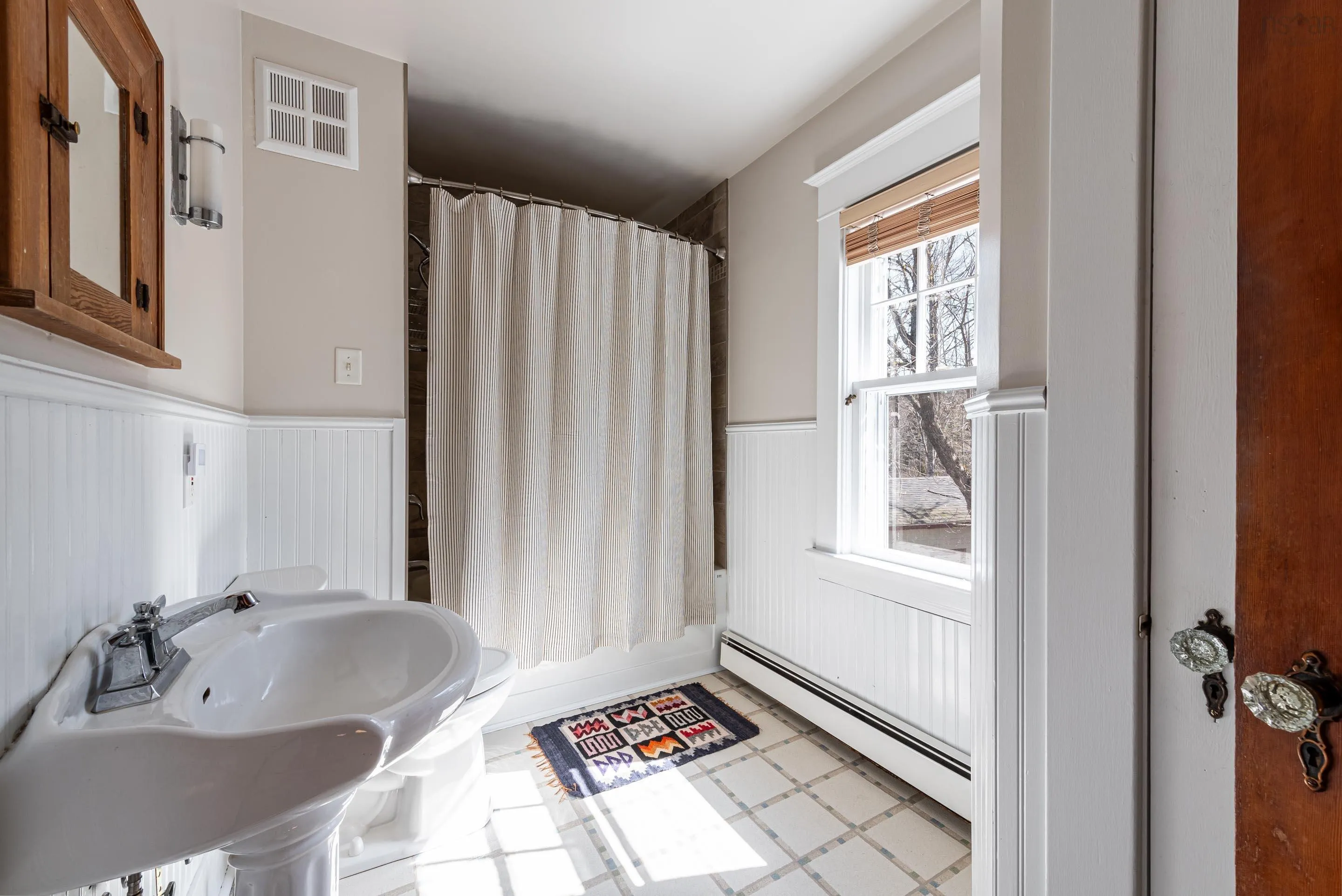 9957 Peggys Cove Road, Hacketts Cove, NS B3Z 3J4, 5 Bedrooms Bedrooms, ,3 BathroomsBathrooms,Residential,For Sale,Peggys Cove,202520672