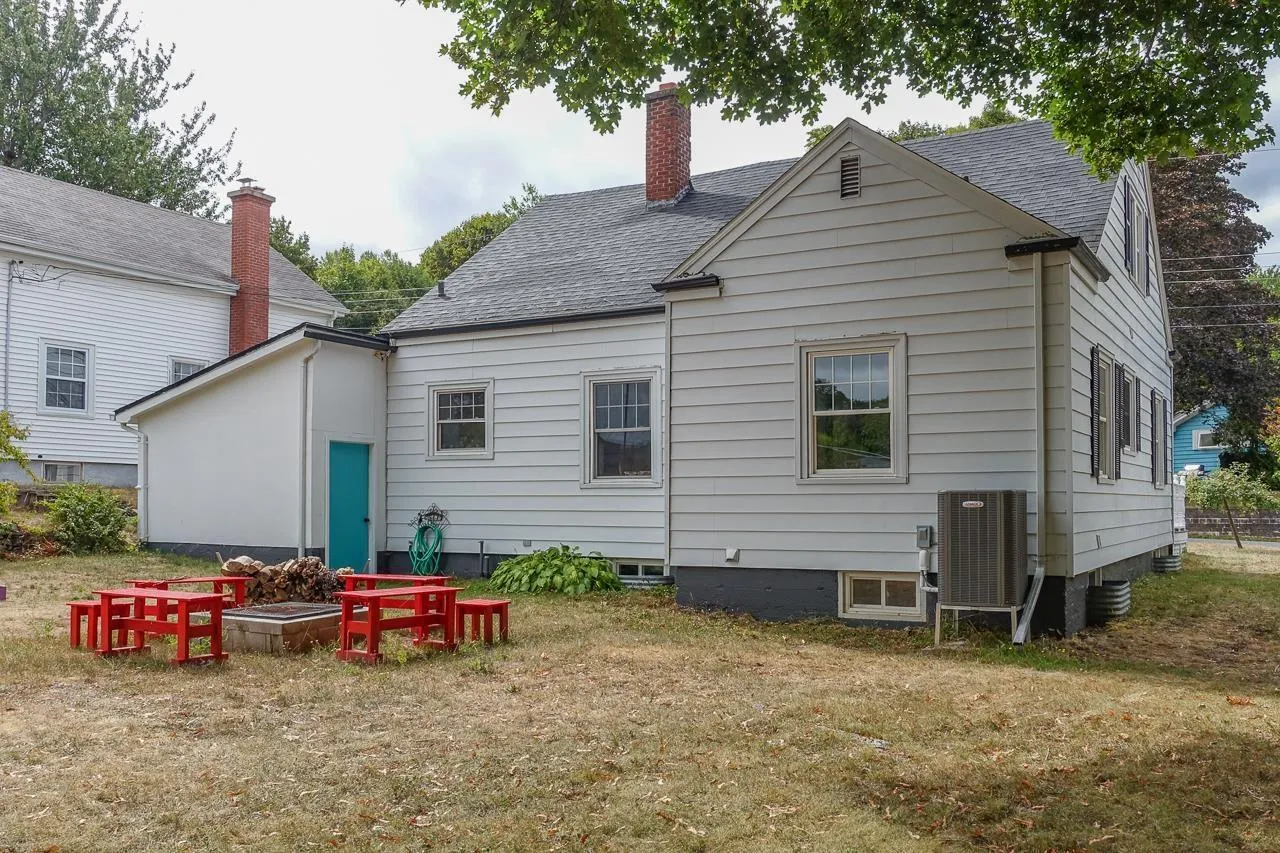 6 Comeau Avenue, Kentville, NS B4N 1P4, 4 Bedrooms Bedrooms, ,2 BathroomsBathrooms,Residential,For Sale,Comeau,202522790