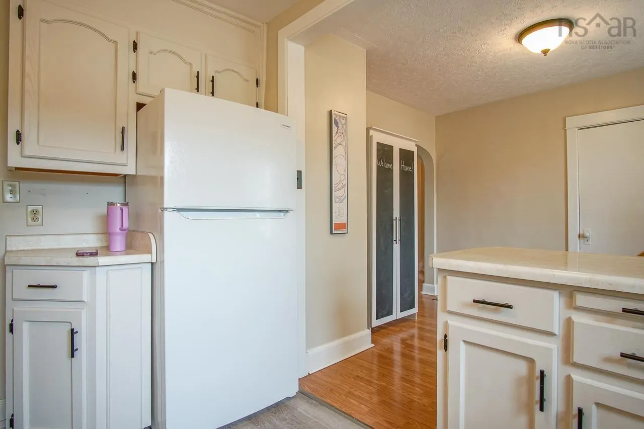 6 Comeau Avenue, Kentville, NS B4N 1P4, 4 Bedrooms Bedrooms, ,2 BathroomsBathrooms,Residential,For Sale,Comeau,202522790