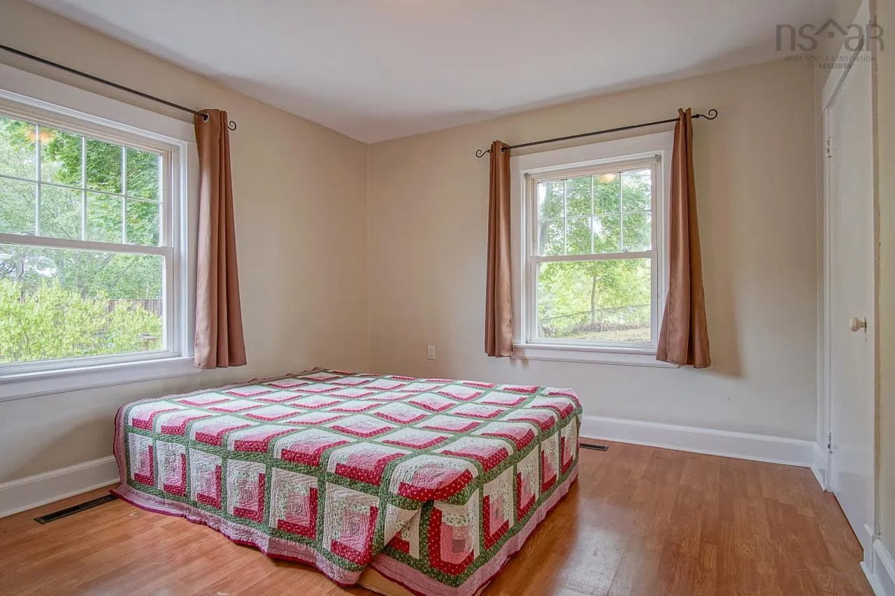 6 Comeau Avenue, Kentville, NS B4N 1P4, 4 Bedrooms Bedrooms, ,2 BathroomsBathrooms,Residential,For Sale,Comeau,202522790