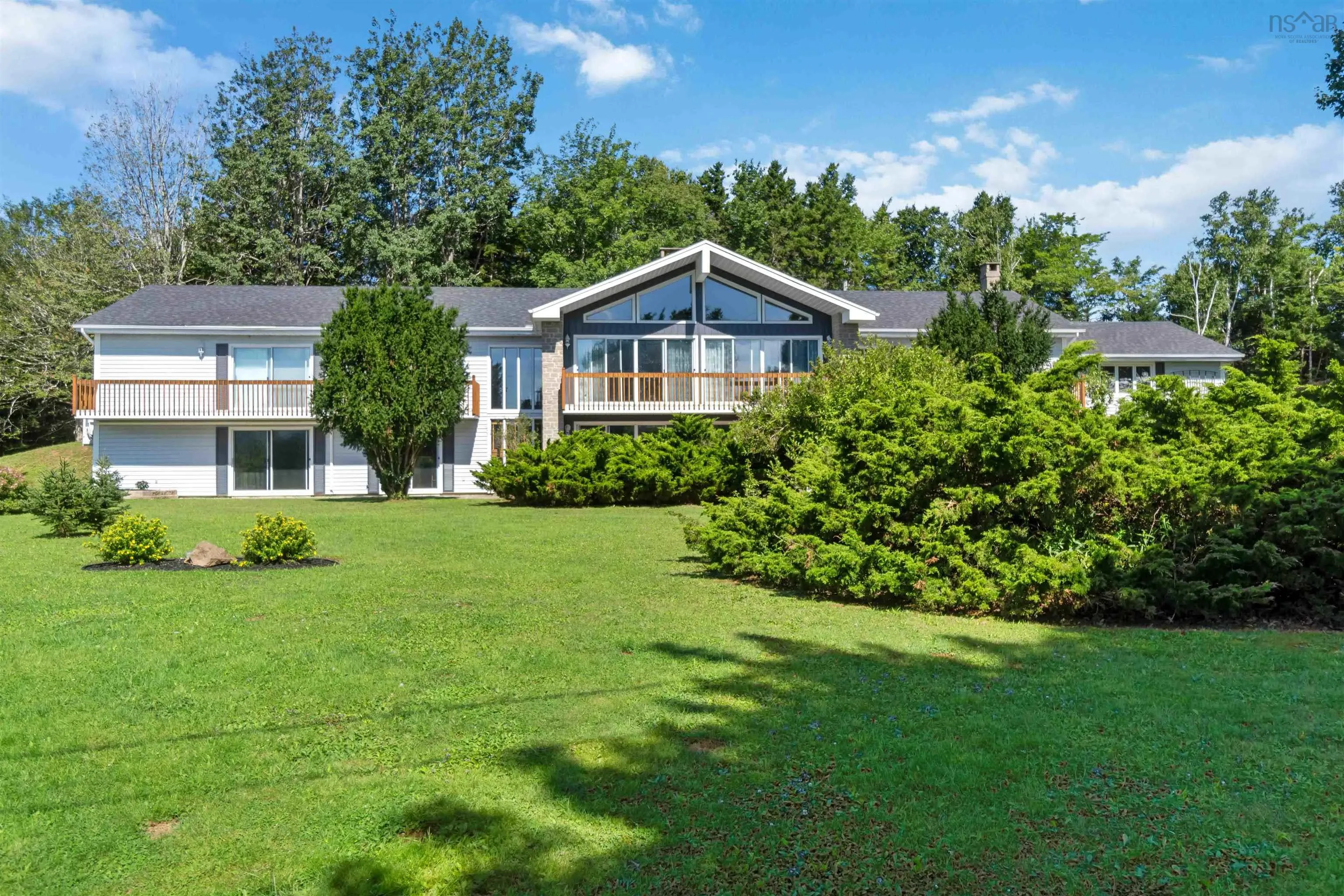 263 Lighthouse Road, Bay View, NS B0V 1A0, 5 Bedrooms Bedrooms, ,3 BathroomsBathrooms,Residential,For Sale,Lighthouse,202517731