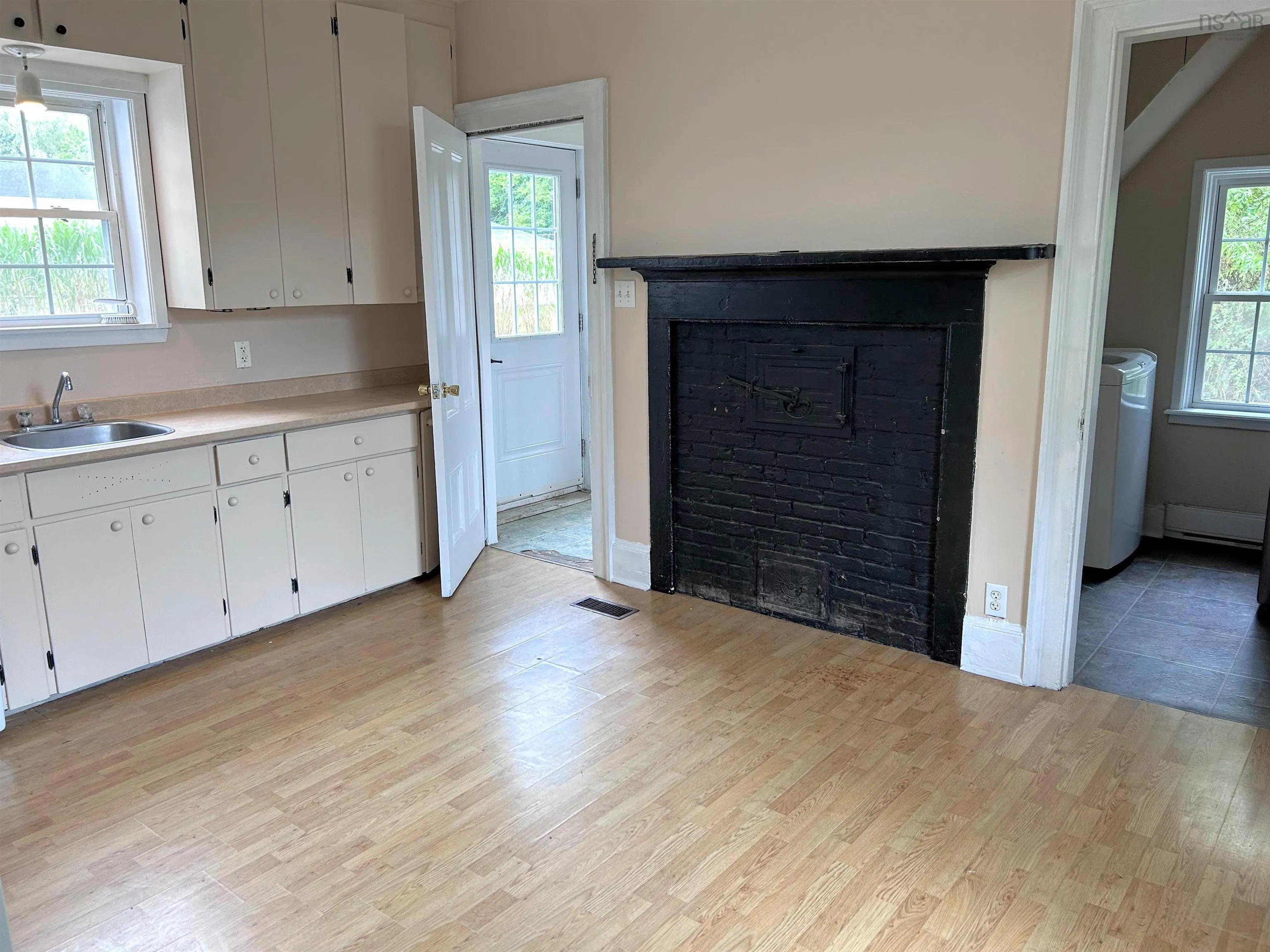 13-15 Main Street, Hantsport, NS B0P 1P0, 5 Bedrooms Bedrooms, ,Residential Income,For Sale,13-15 Main Street,202521984