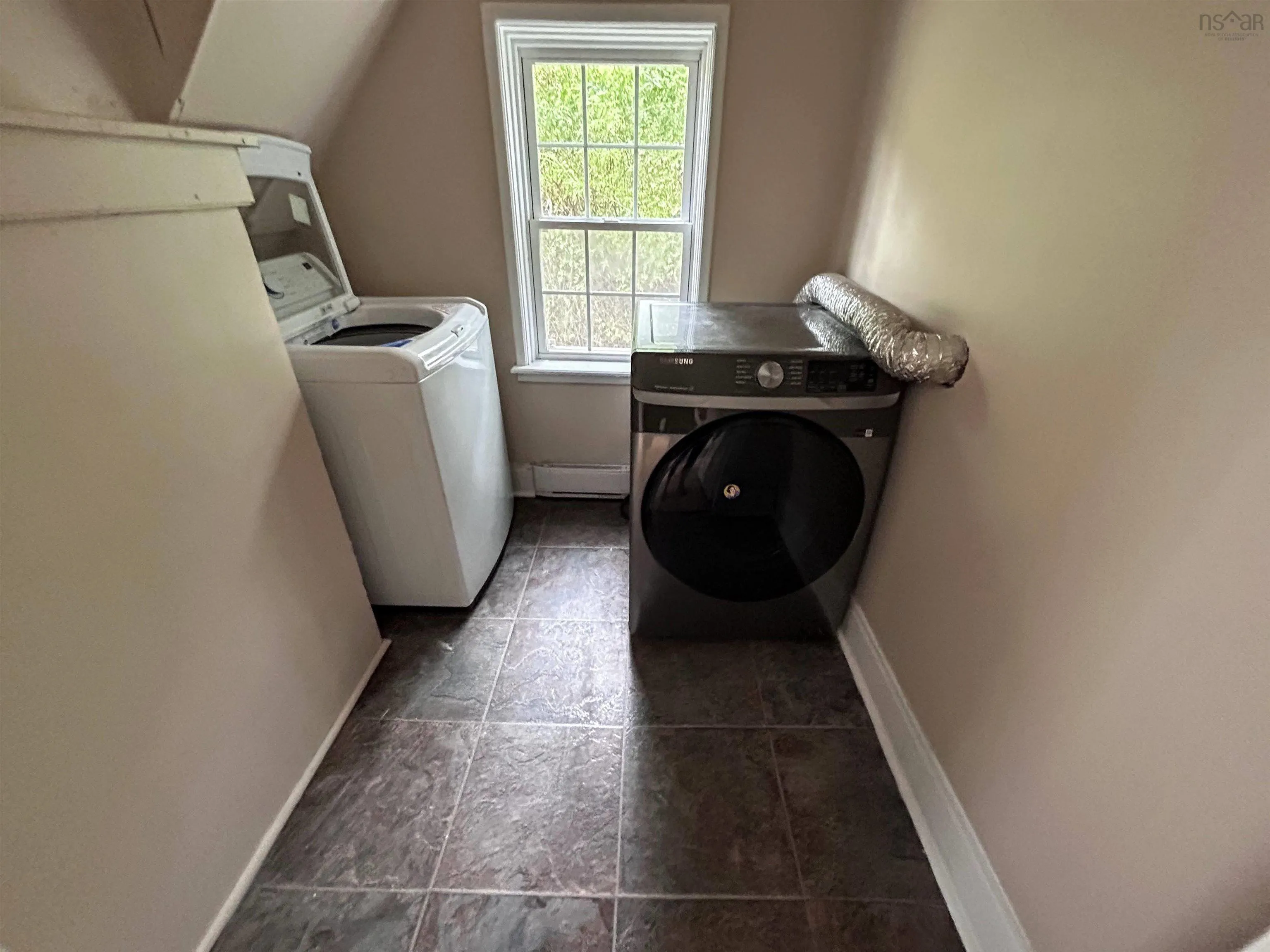 13-15 Main Street, Hantsport, NS B0P 1P0, 5 Bedrooms Bedrooms, ,Residential Income,For Sale,13-15 Main Street,202521984