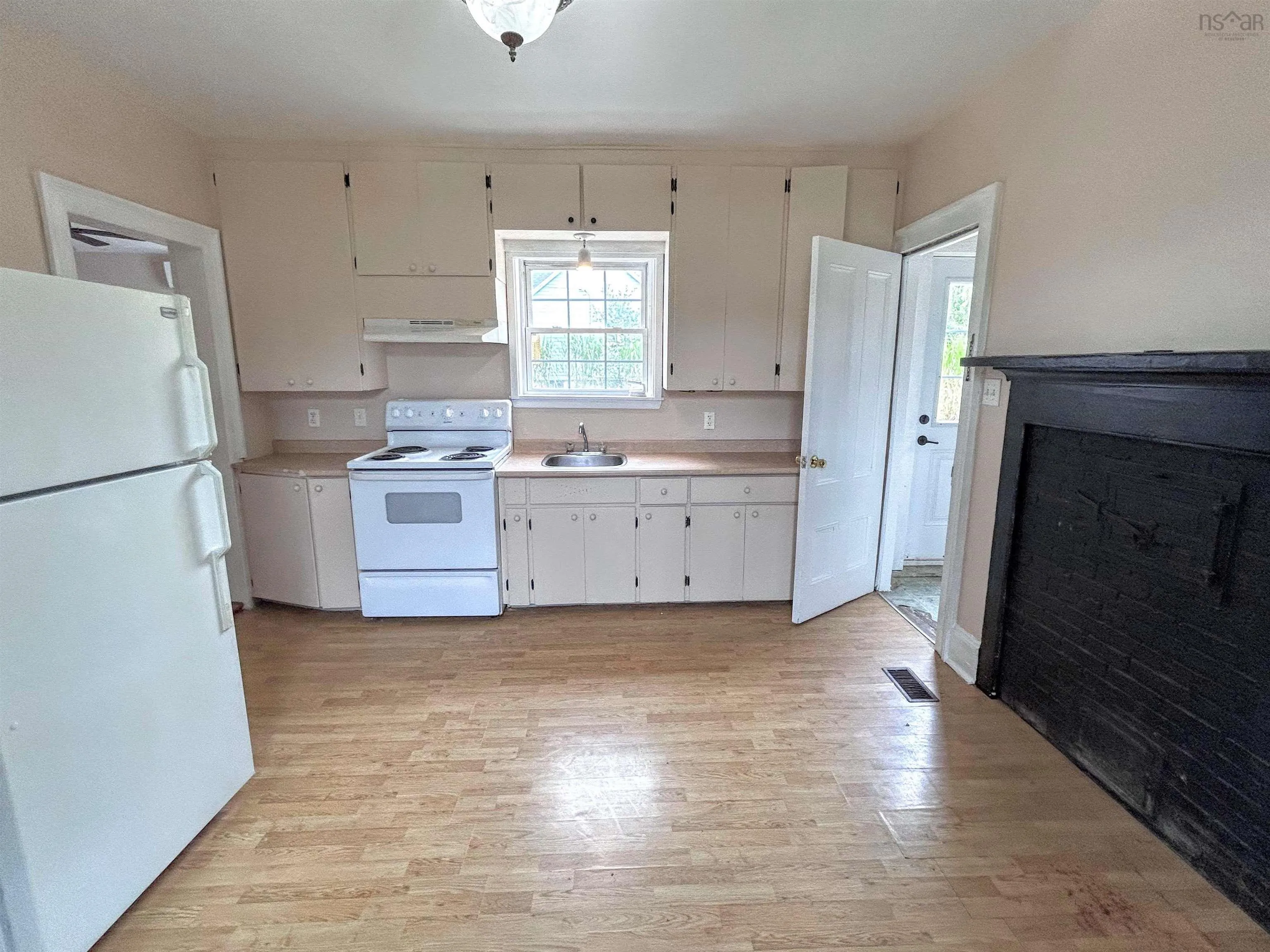 13-15 Main Street, Hantsport, NS B0P 1P0, 5 Bedrooms Bedrooms, ,Residential Income,For Sale,13-15 Main Street,202521984