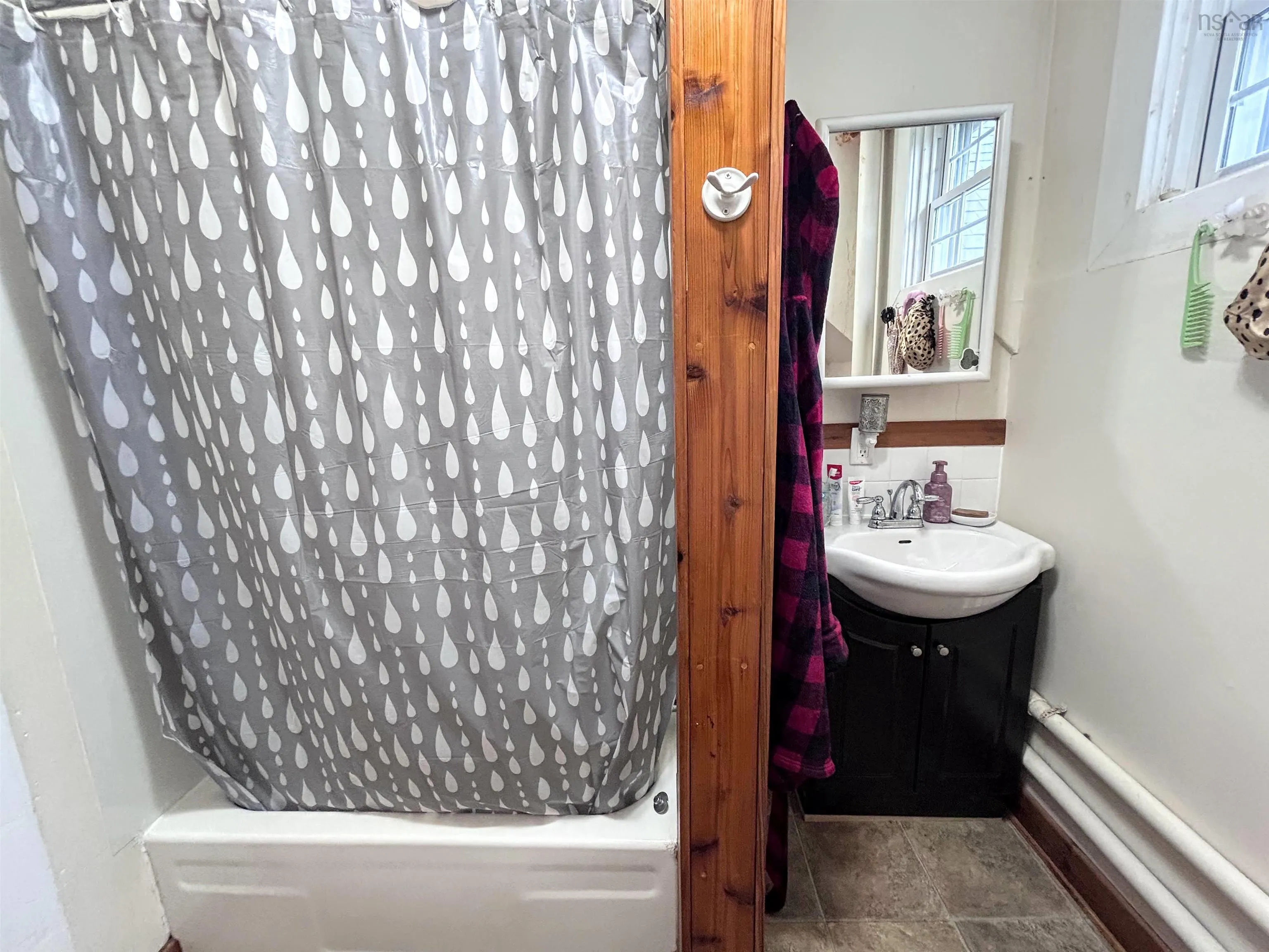 13-15 Main Street, Hantsport, NS B0P 1P0, 5 Bedrooms Bedrooms, ,Residential Income,For Sale,13-15 Main Street,202521984