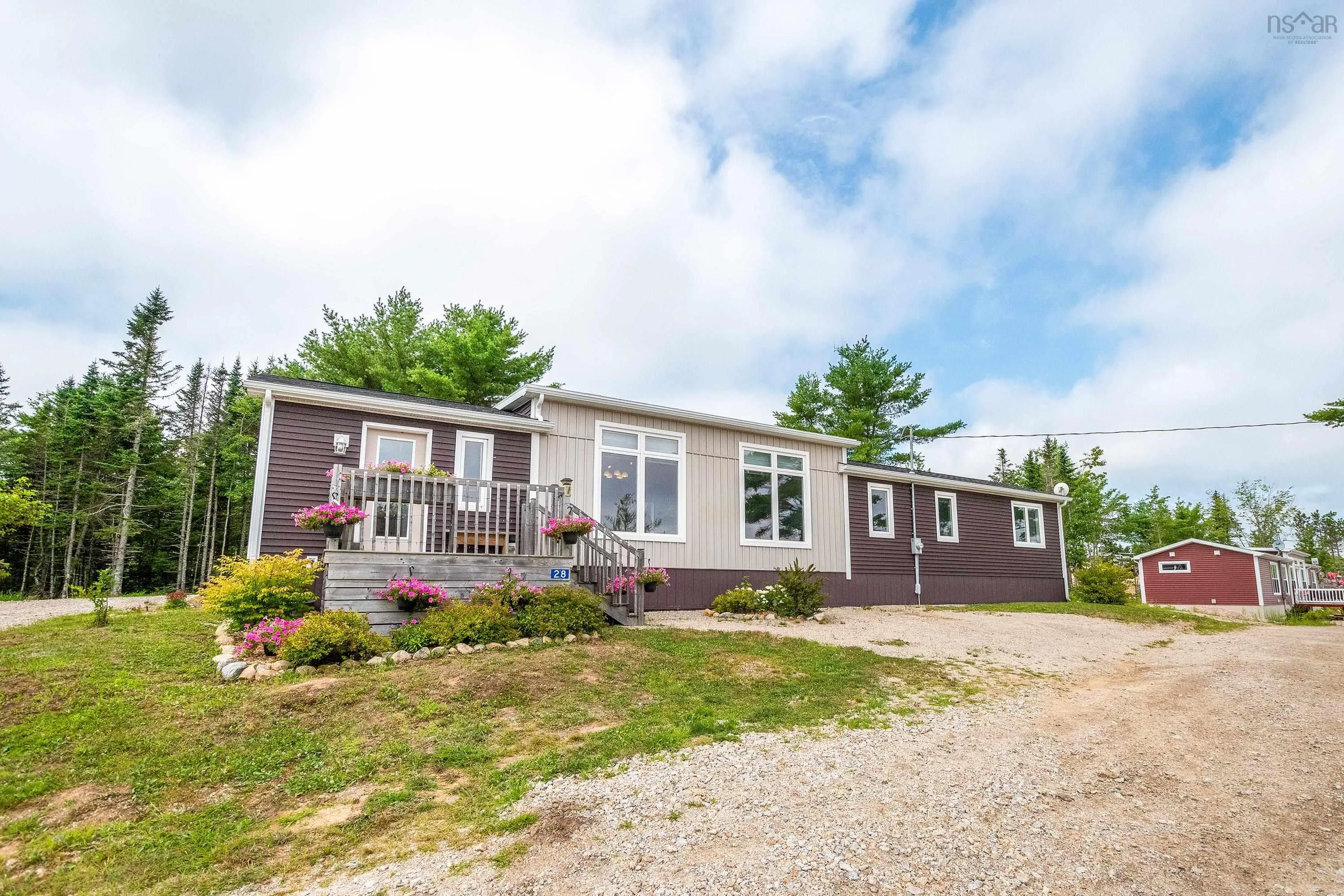 28 Kwyet Lane, Chester Ns B0j 1j0, 2 Bedrooms Bedrooms, ,2 BathroomsBathrooms,Residential,For Sale,Kwyet,202426362