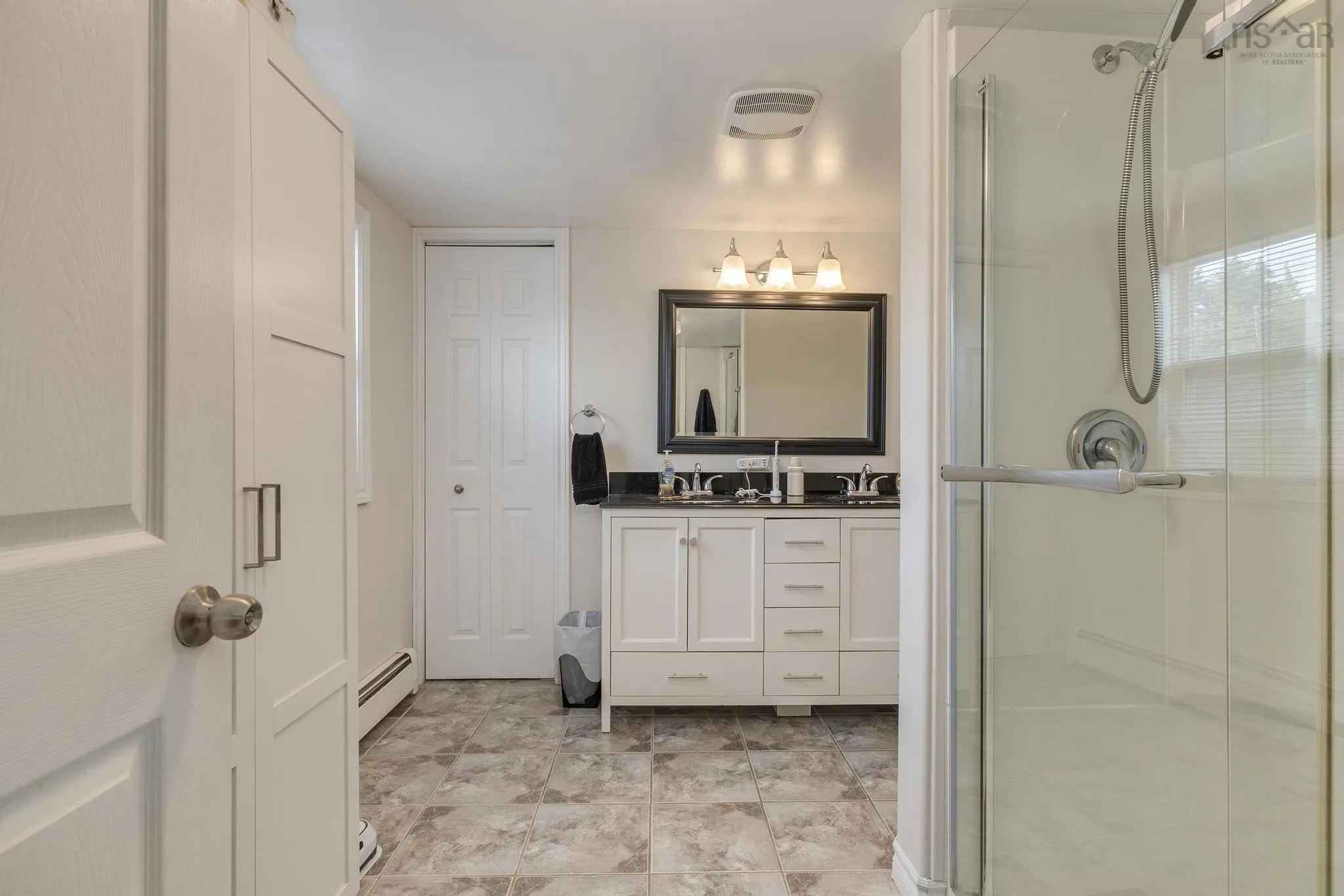 359 Waverley Road, Dartmouth, NS B2X 2E5, 6 Bedrooms Bedrooms, ,5 BathroomsBathrooms,Residential,For Sale,Waverley,202522264