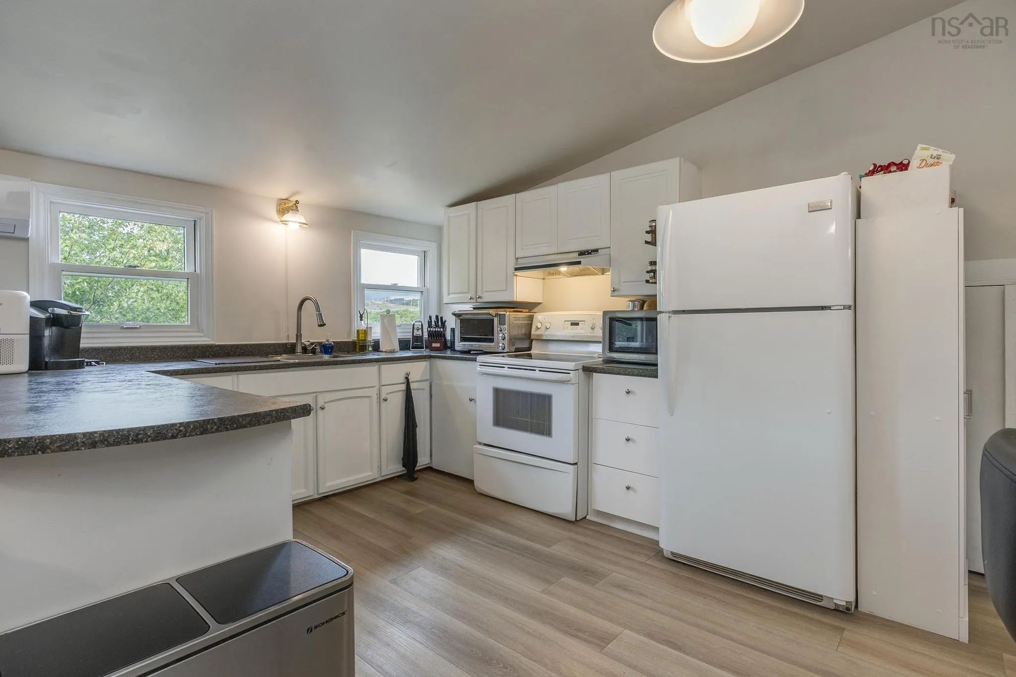 359 Waverley Road, Dartmouth, NS B2X 2E5, 6 Bedrooms Bedrooms, ,5 BathroomsBathrooms,Residential,For Sale,Waverley,202522264