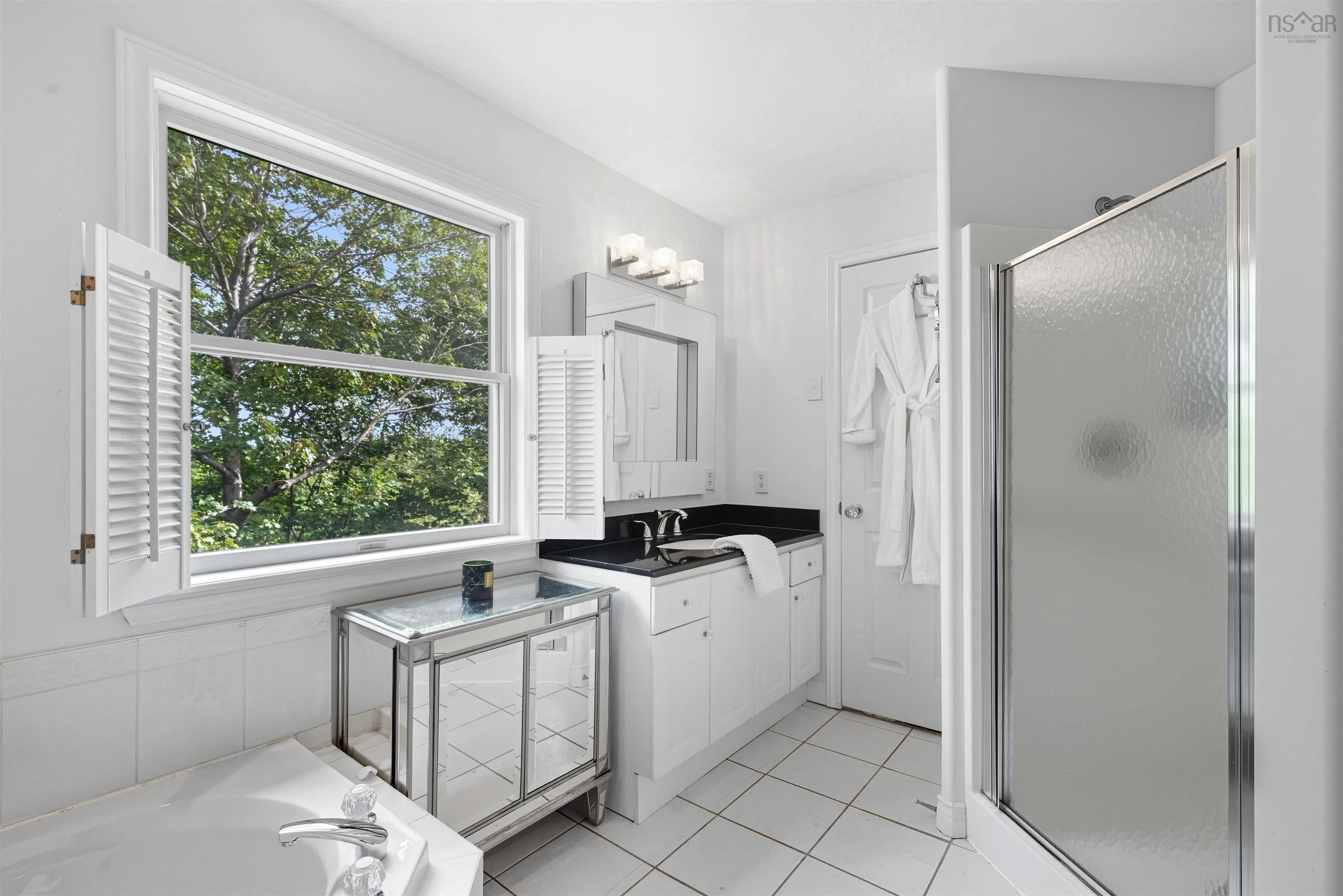 31 Redden Court, Bedford, NS B4A 4G5, 3 Bedrooms Bedrooms, ,3 BathroomsBathrooms,Residential,For Sale,Redden,202524115