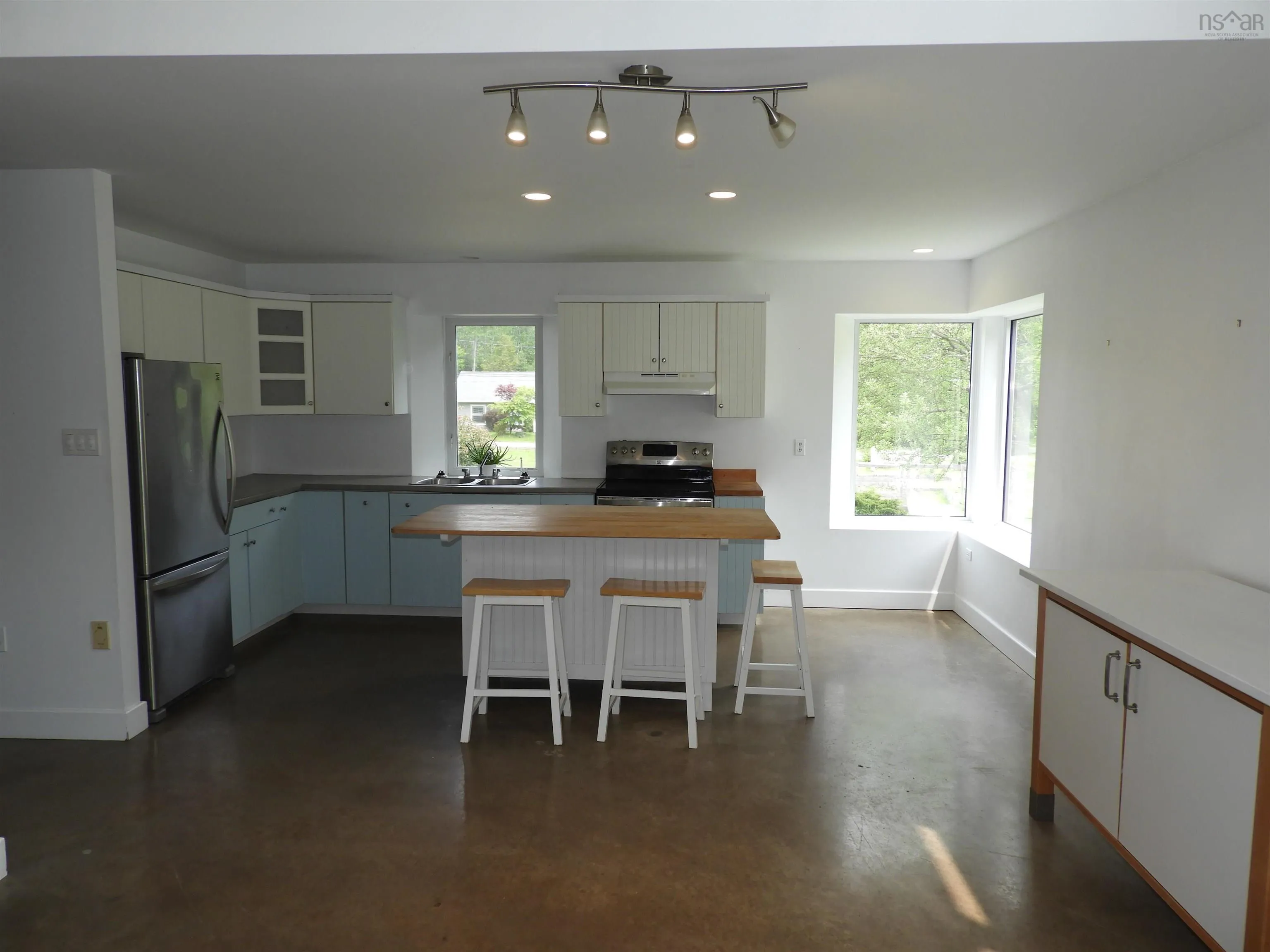 21 Long Hill Road, Mahone Bay, NS B0J 2E0, 3 Bedrooms Bedrooms, ,2 BathroomsBathrooms,Residential,For Sale,Long Hill,202513228