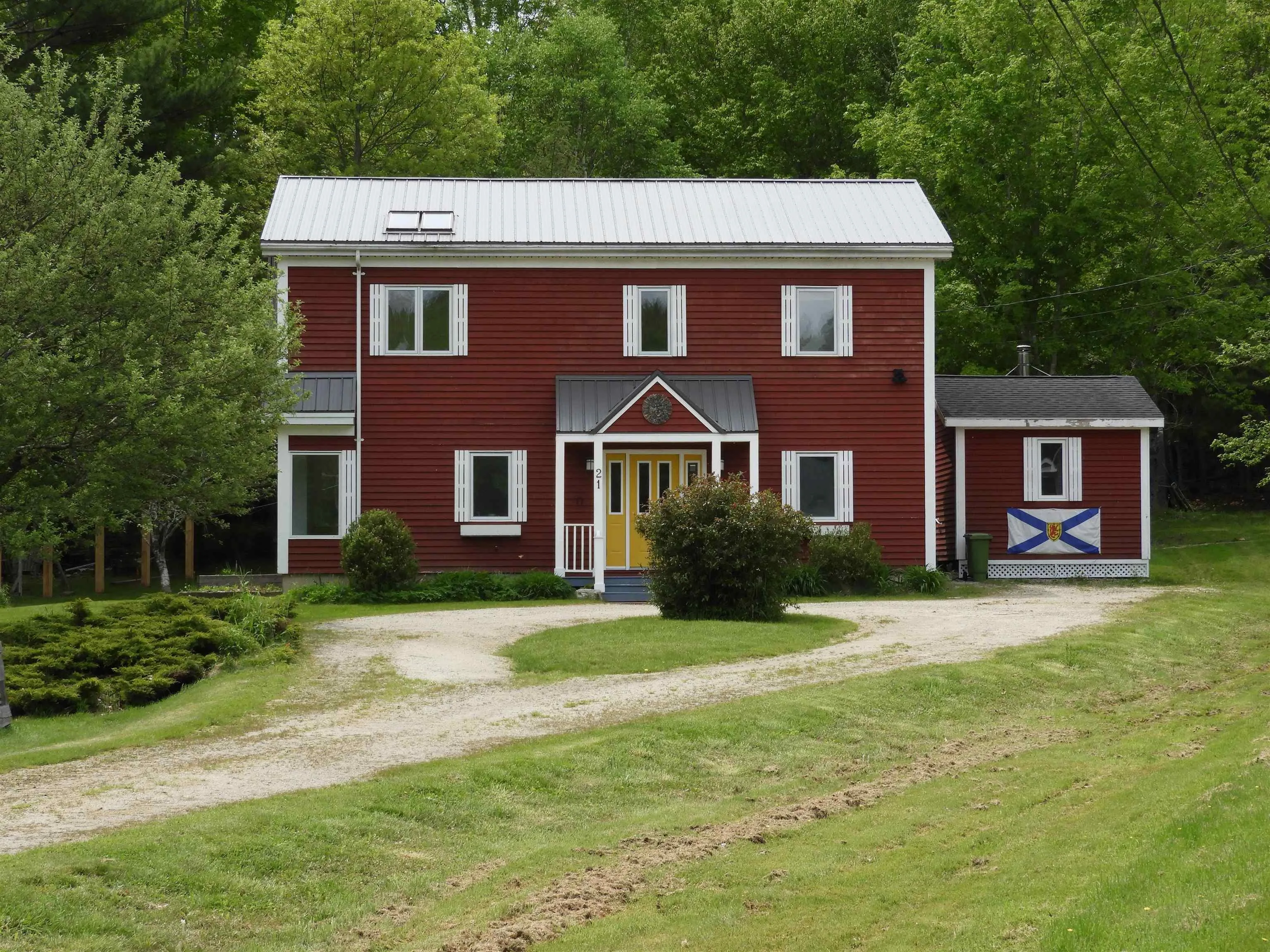 21 Long Hill Road, Mahone Bay, NS B0J 2E0, 3 Bedrooms Bedrooms, ,2 BathroomsBathrooms,Residential,For Sale,Long Hill,202513228