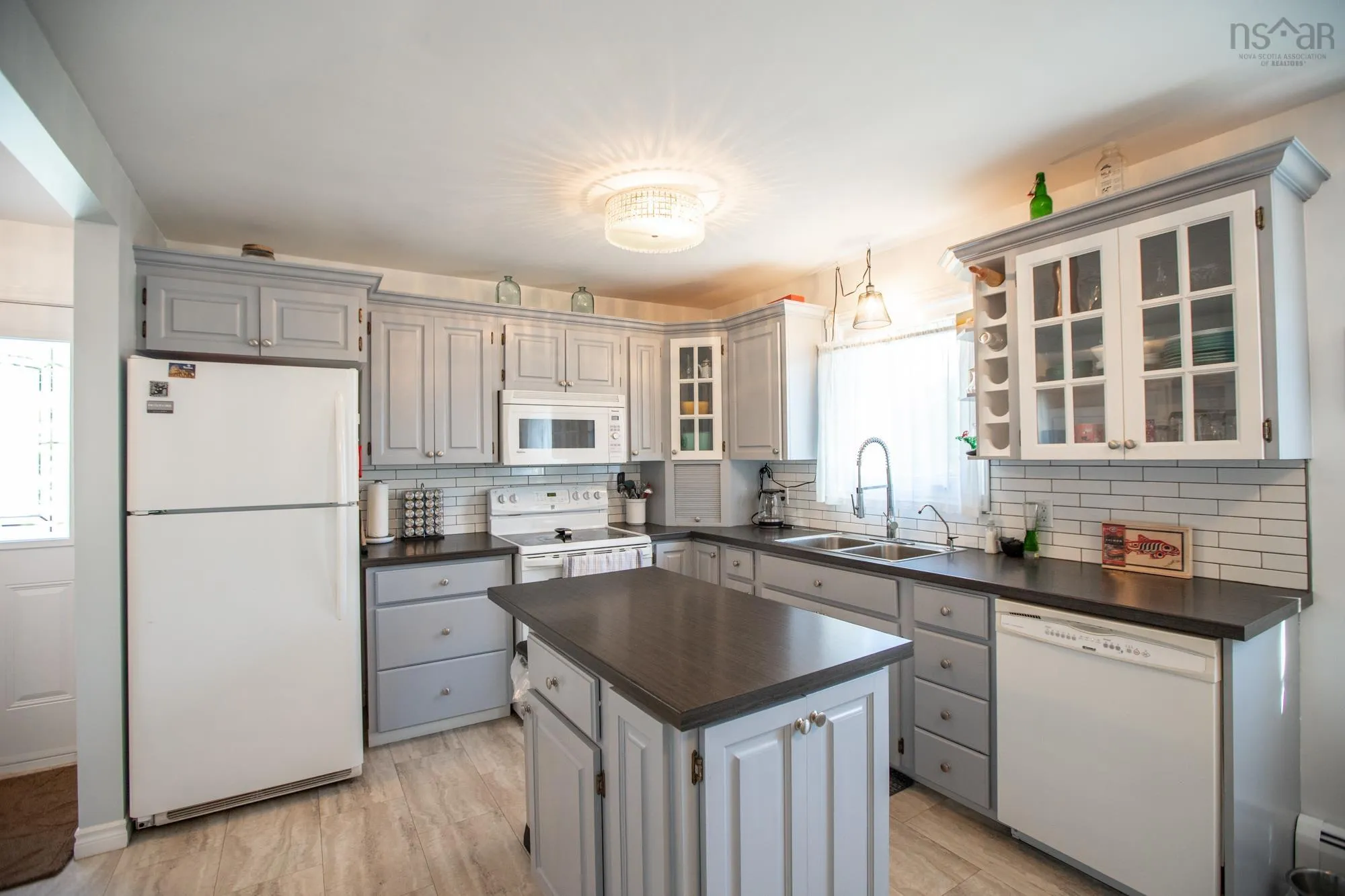 19 Lake Drive, Mount Uniacke, NS B0N 1Z0, 3 Bedrooms Bedrooms, ,2 BathroomsBathrooms,Residential,For Sale,Lake,202522006
