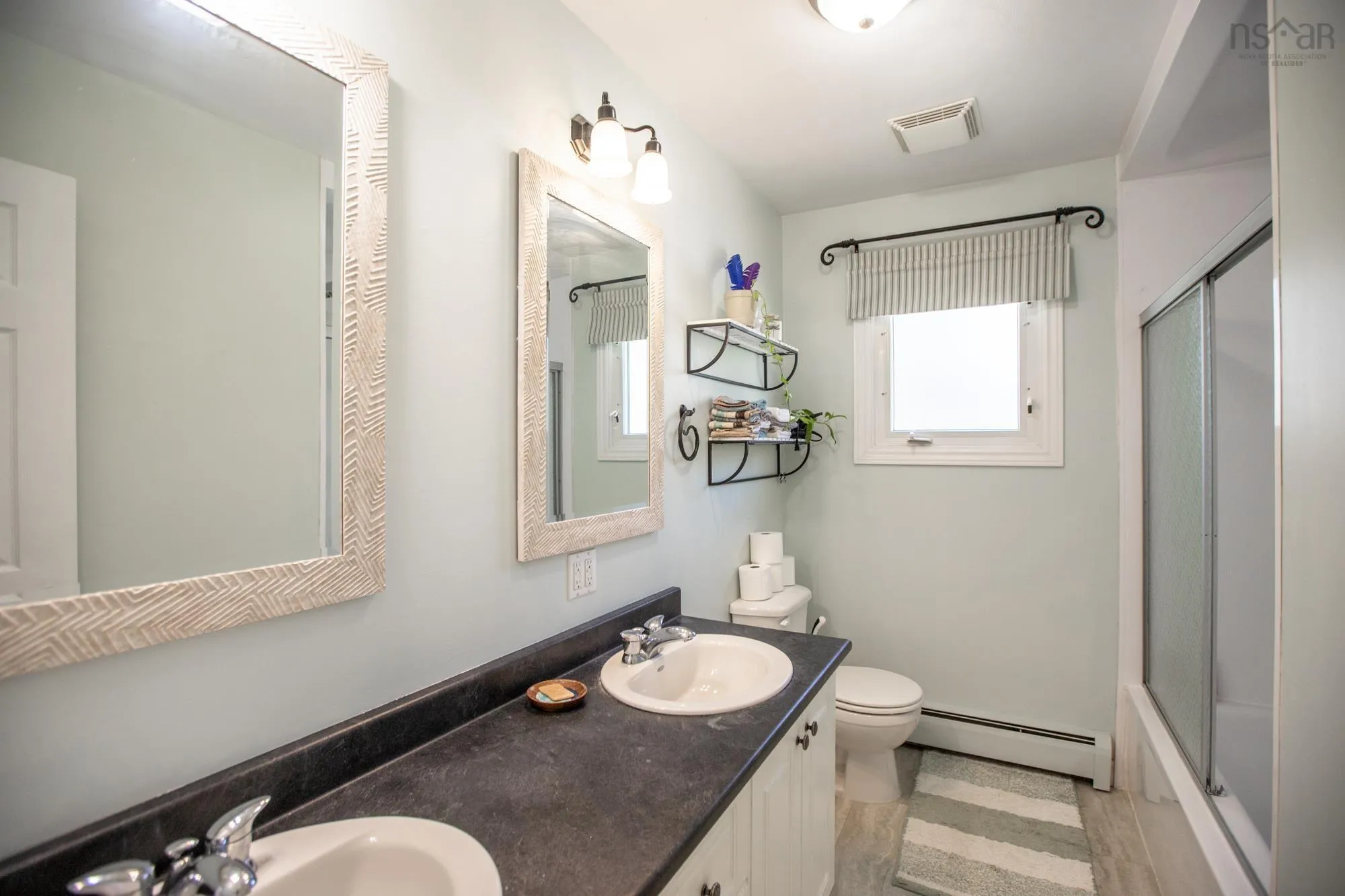 19 Lake Drive, Mount Uniacke, NS B0N 1Z0, 3 Bedrooms Bedrooms, ,2 BathroomsBathrooms,Residential,For Sale,Lake,202522006
