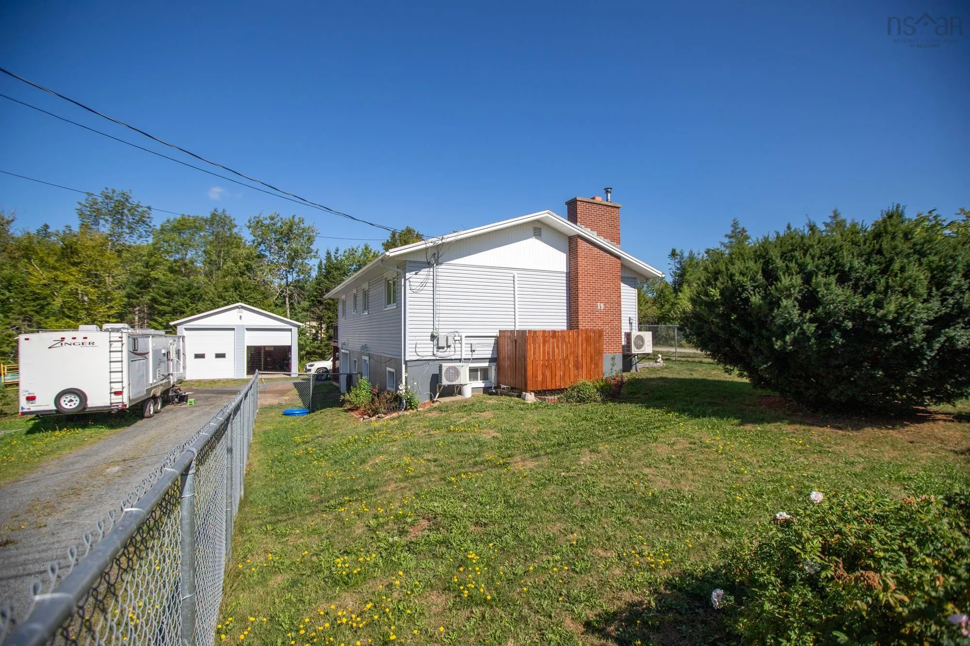 19 Lake Drive, Mount Uniacke, NS B0N 1Z0, 3 Bedrooms Bedrooms, ,2 BathroomsBathrooms,Residential,For Sale,Lake,202522006
