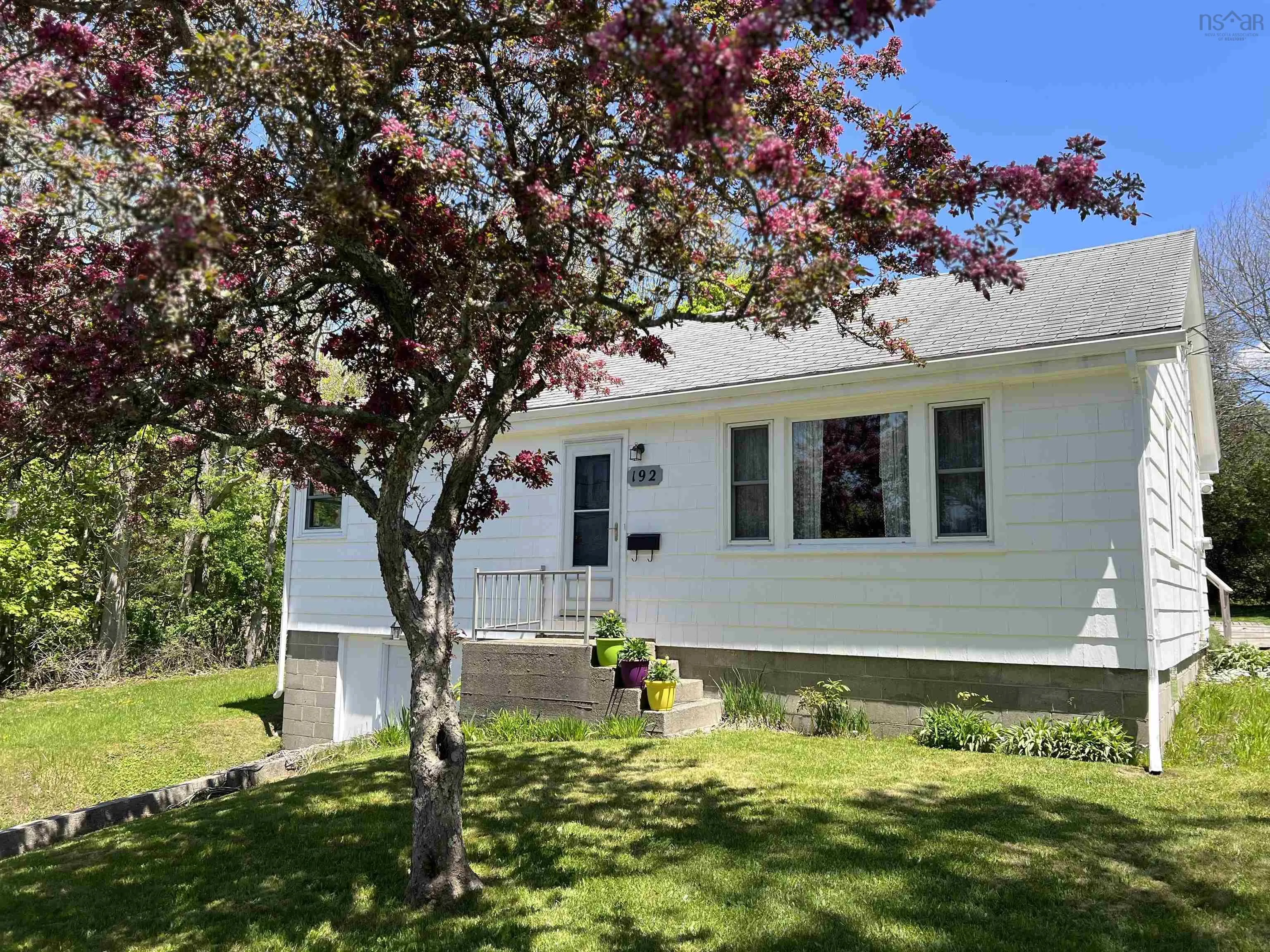 192 Harriet Street, Shelburne, NS B0T 1W0, 3 Bedrooms Bedrooms, ,1 BathroomBathrooms,Residential,For Sale,Harriet,202518579