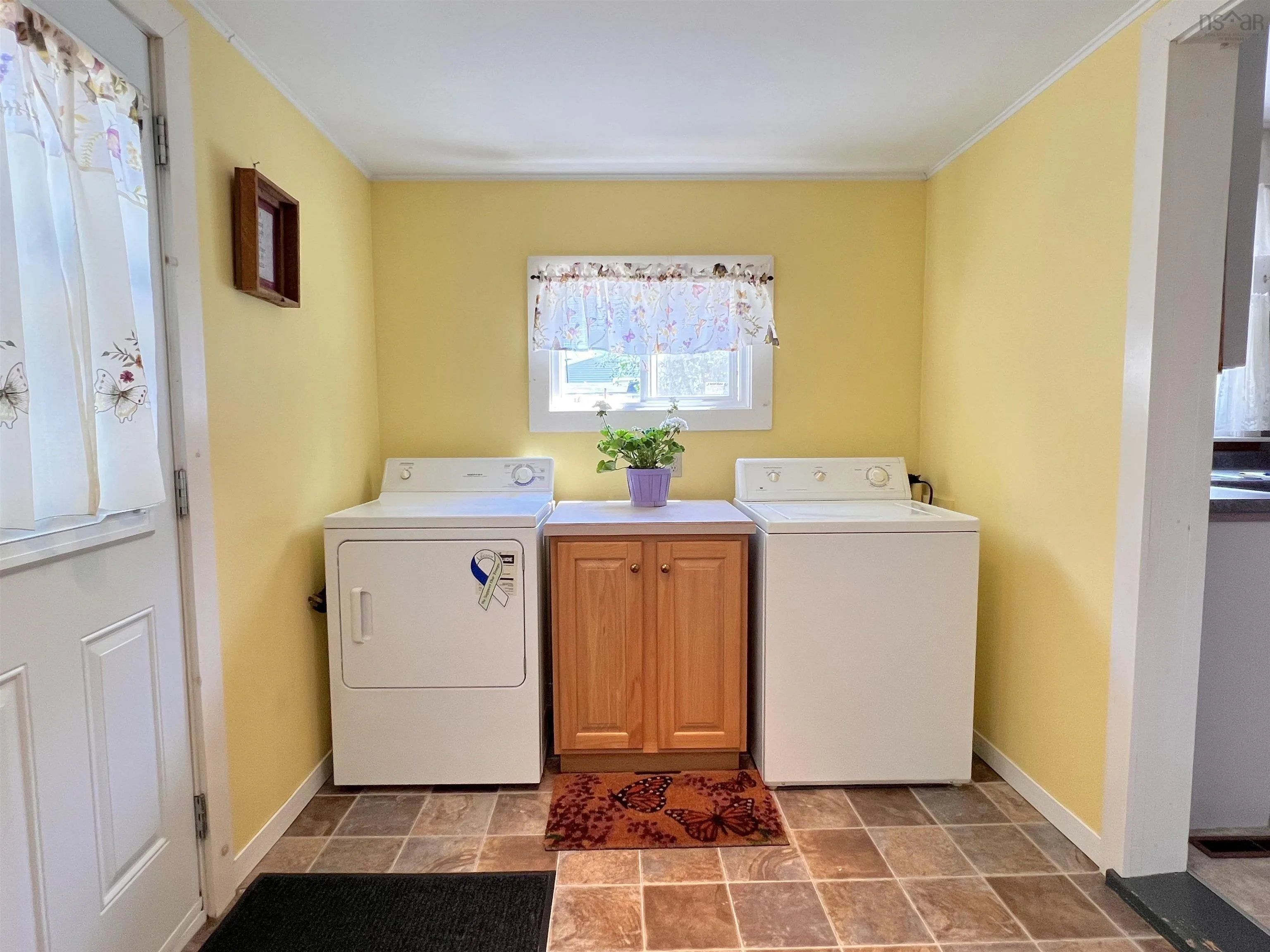192 Harriet Street, Shelburne, NS B0T 1W0, 3 Bedrooms Bedrooms, ,1 BathroomBathrooms,Residential,For Sale,Harriet,202518579