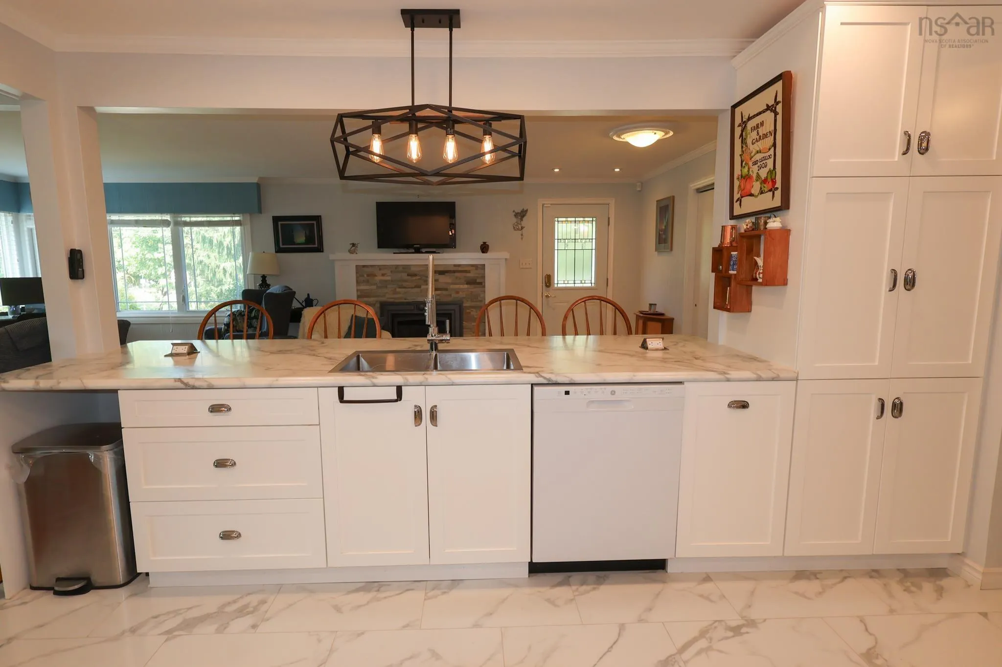 141 Crescent Street, Bridgewater, NS B4V 1K9, 3 Bedrooms Bedrooms, ,2 BathroomsBathrooms,Residential,For Sale,Crescent,202519666