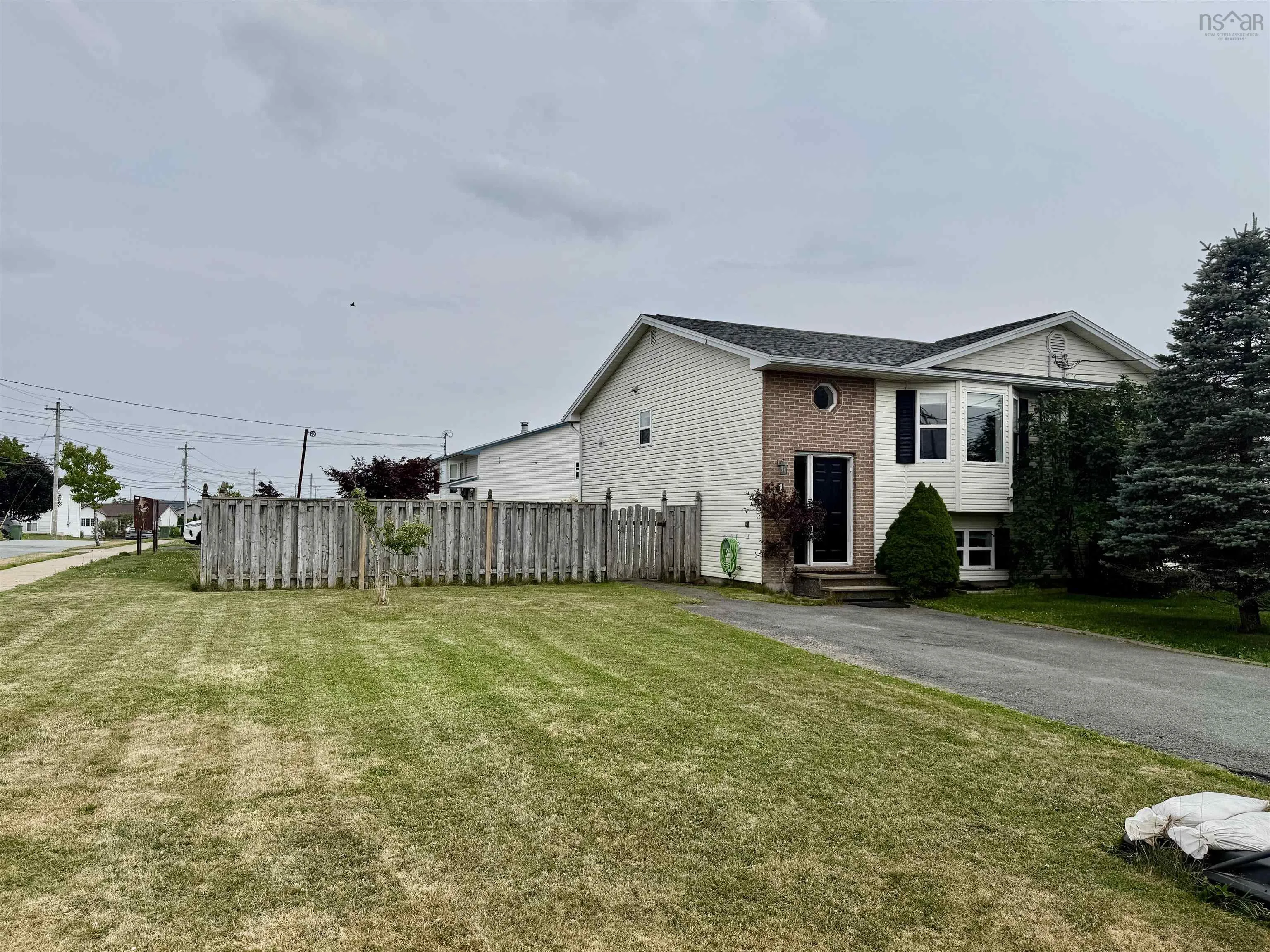 1 Kohar, Eastern Passage, NS B3G 1N6, 3 Bedrooms Bedrooms, ,2 BathroomsBathrooms,Residential,For Sale,Kohar,202520028