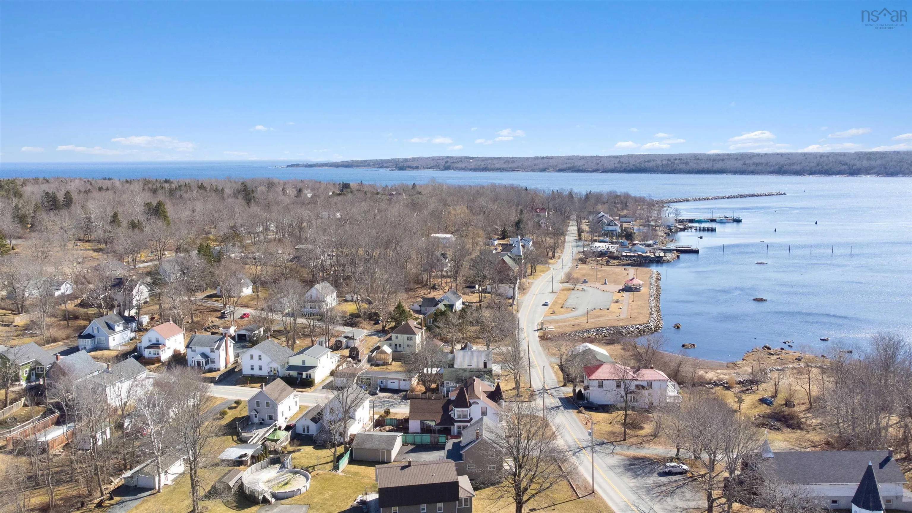 39 Brooklyn Shore Road, Brooklyn Ns B0j 1h0, 3 Bedrooms Bedrooms, ,2 BathroomsBathrooms,Residential,For Sale,Brooklyn Shore,202505391