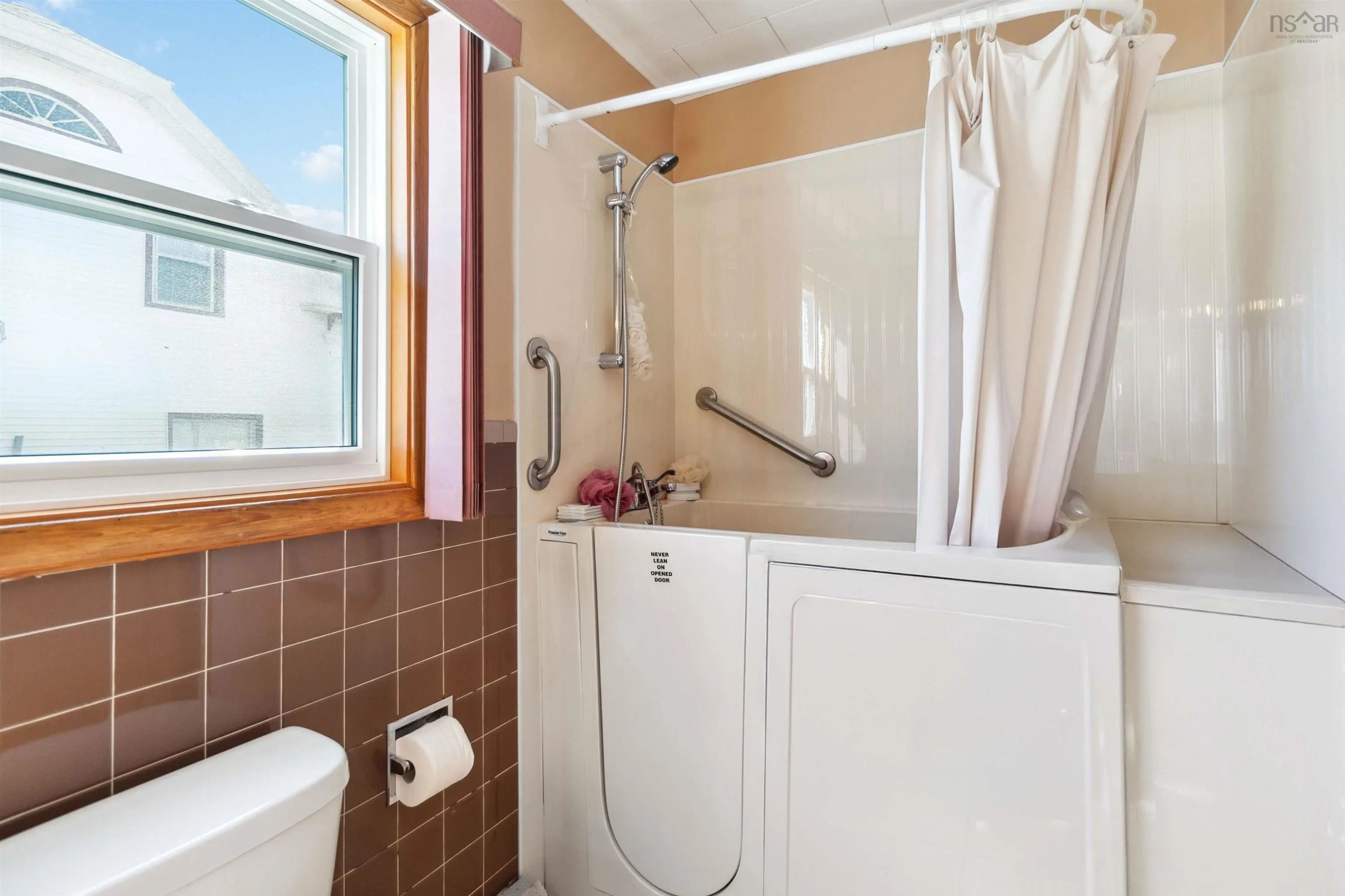 39 Brooklyn Shore Road, Brooklyn Ns B0j 1h0, 3 Bedrooms Bedrooms, ,2 BathroomsBathrooms,Residential,For Sale,Brooklyn Shore,202505391