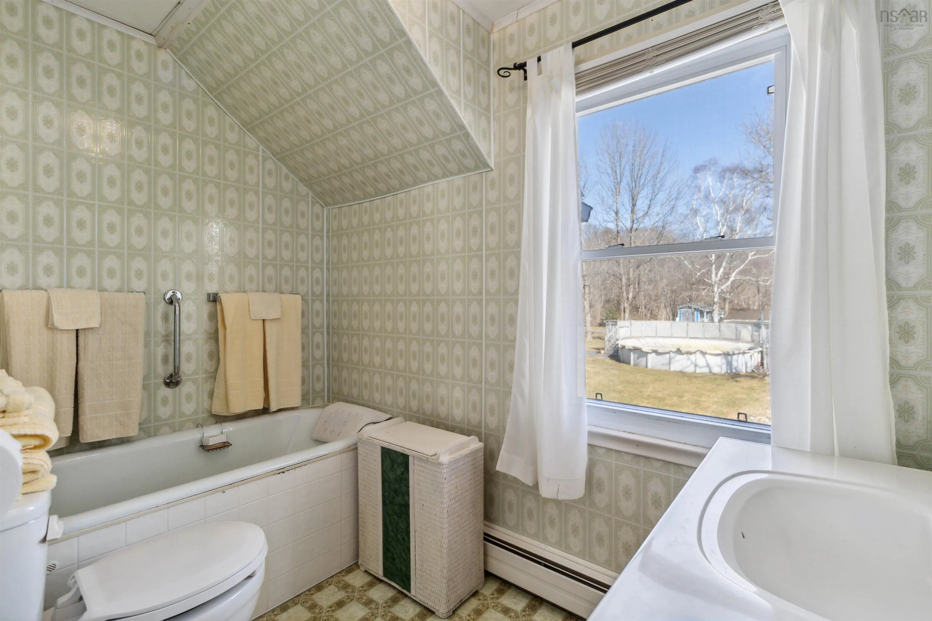 39 Brooklyn Shore Road, Brooklyn Ns B0j 1h0, 3 Bedrooms Bedrooms, ,2 BathroomsBathrooms,Residential,For Sale,Brooklyn Shore,202505391