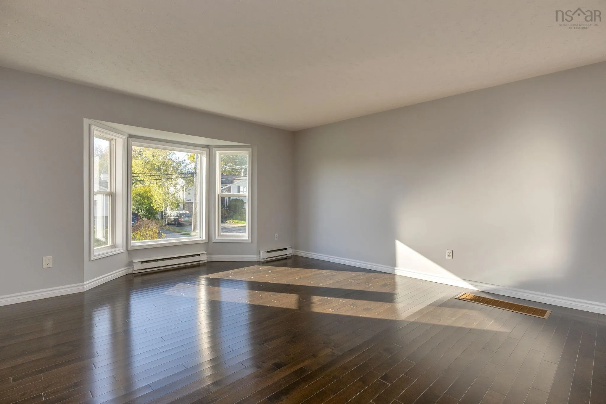 373 Auburn Drive, Dartmouth, NS B2W 6E1, 4 Bedrooms Bedrooms, ,2 BathroomsBathrooms,Residential,For Sale,Auburn,202525529