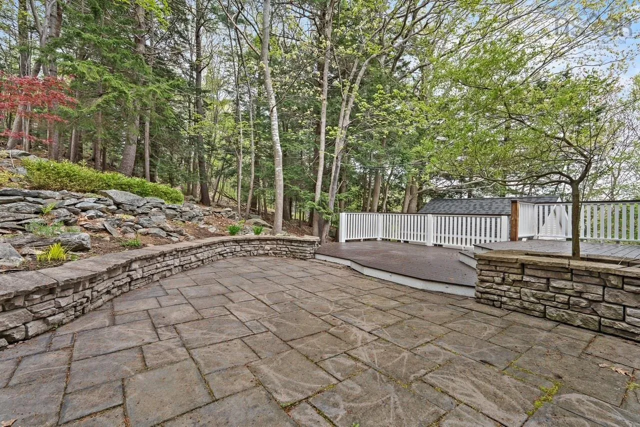 26 Centre Street, Bedford, NS B4A 2B2, 3 Bedrooms Bedrooms, ,4 BathroomsBathrooms,Residential,For Sale,Centre,202511847