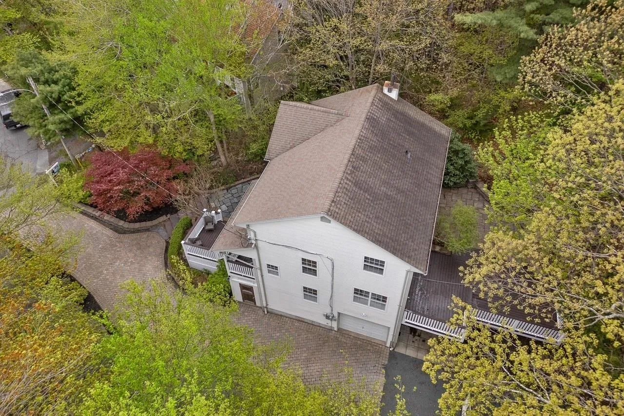26 Centre Street, Bedford, NS B4A 2B2, 3 Bedrooms Bedrooms, ,4 BathroomsBathrooms,Residential,For Sale,Centre,202511847