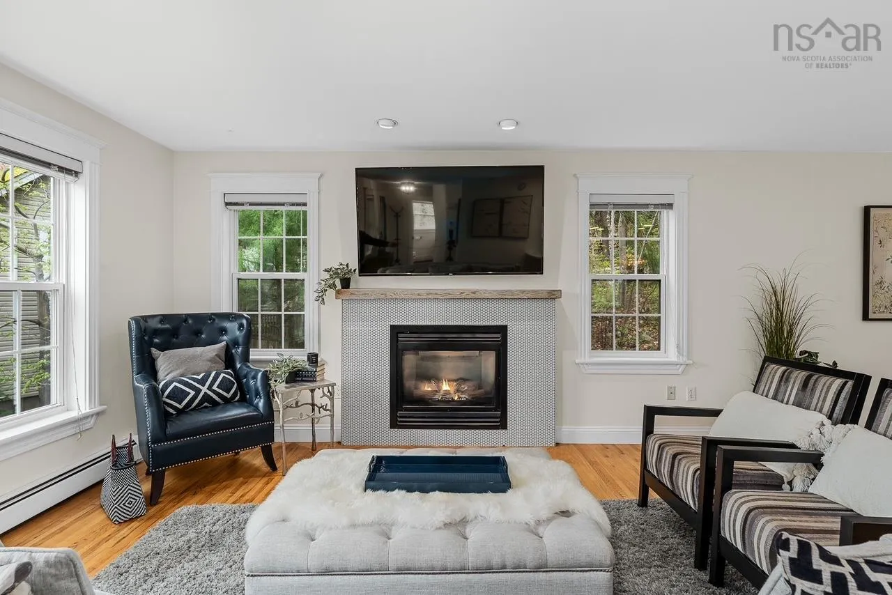 26 Centre Street, Bedford, NS B4A 2B2, 3 Bedrooms Bedrooms, ,4 BathroomsBathrooms,Residential,For Sale,Centre,202511847