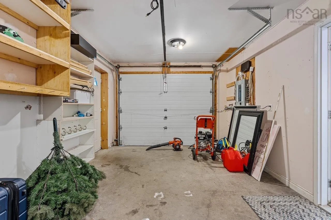 26 Centre Street, Bedford, NS B4A 2B2, 3 Bedrooms Bedrooms, ,4 BathroomsBathrooms,Residential,For Sale,Centre,202511847