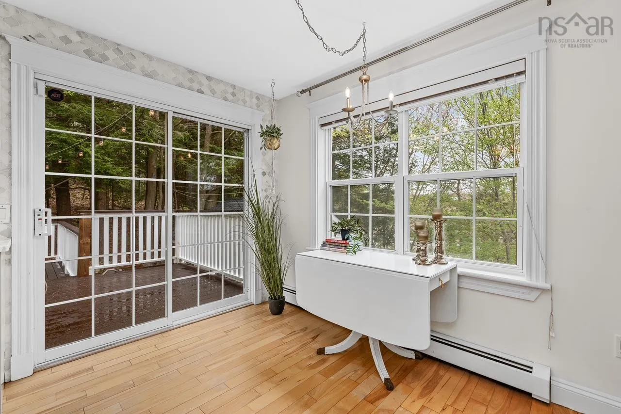 26 Centre Street, Bedford, NS B4A 2B2, 3 Bedrooms Bedrooms, ,4 BathroomsBathrooms,Residential,For Sale,Centre,202511847