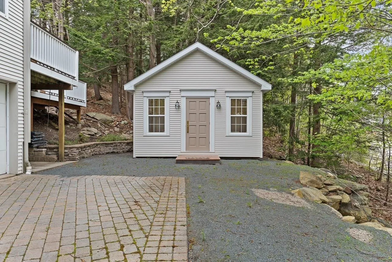 26 Centre Street, Bedford, NS B4A 2B2, 3 Bedrooms Bedrooms, ,4 BathroomsBathrooms,Residential,For Sale,Centre,202511847