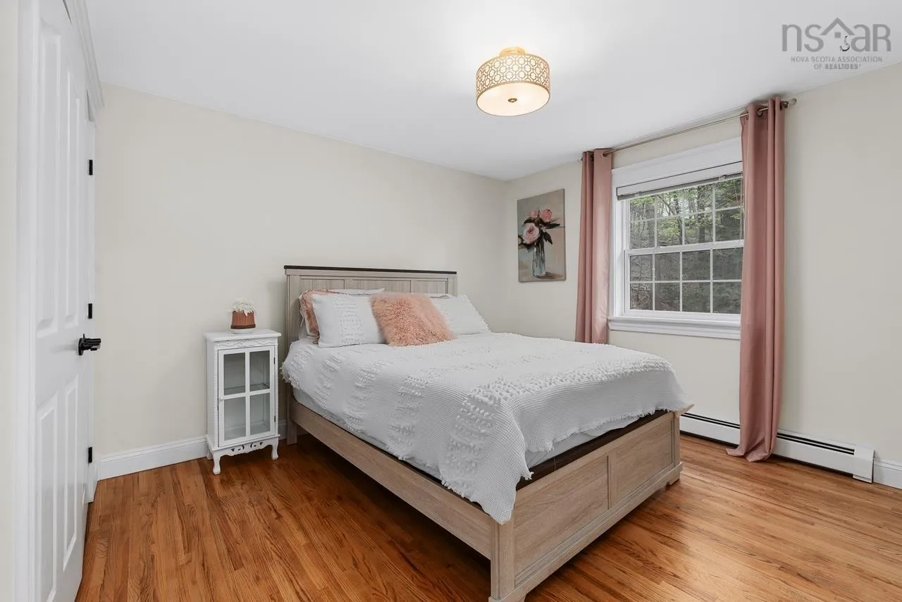 26 Centre Street, Bedford, NS B4A 2B2, 3 Bedrooms Bedrooms, ,4 BathroomsBathrooms,Residential,For Sale,Centre,202511847