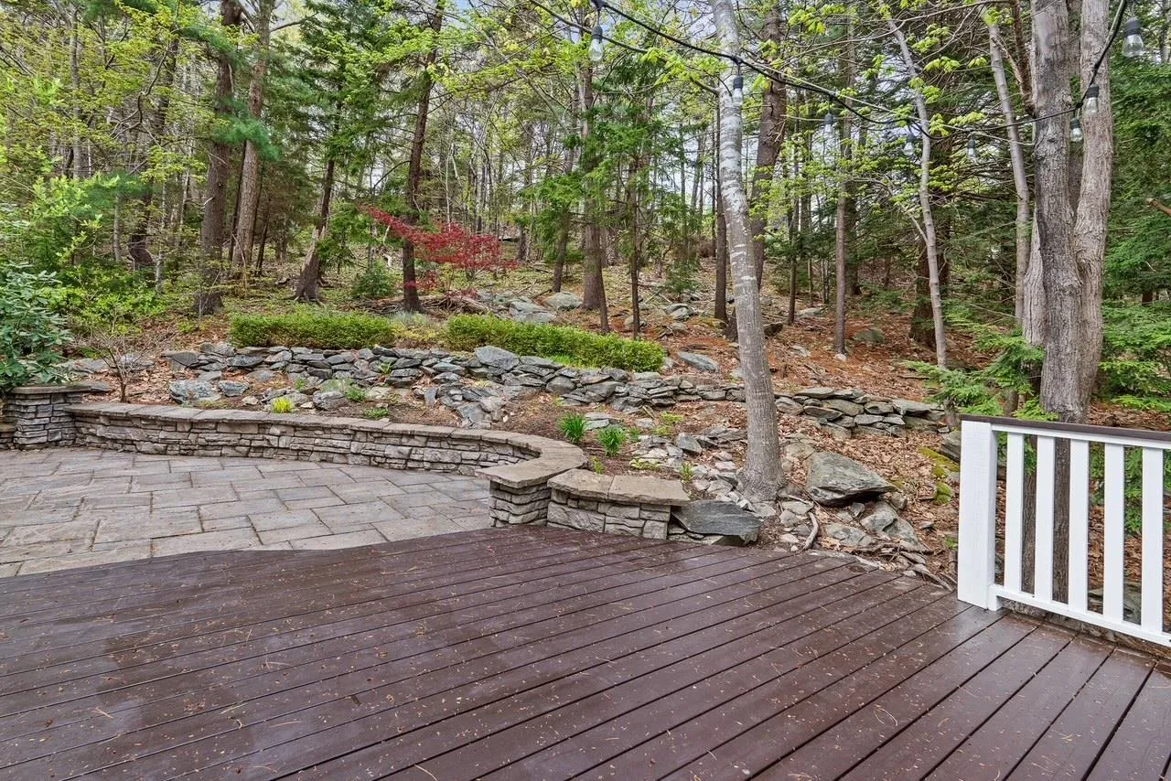 26 Centre Street, Bedford, NS B4A 2B2, 3 Bedrooms Bedrooms, ,4 BathroomsBathrooms,Residential,For Sale,Centre,202511847