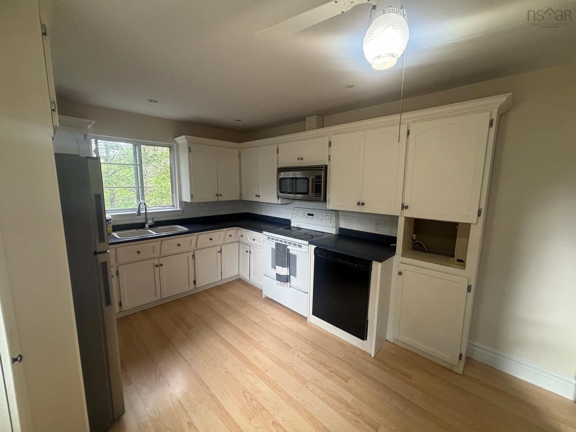 31 Beechwood Drive, Truro, NS B2N 1R3, ,Residential Income,For Sale,Beechwood,202522534