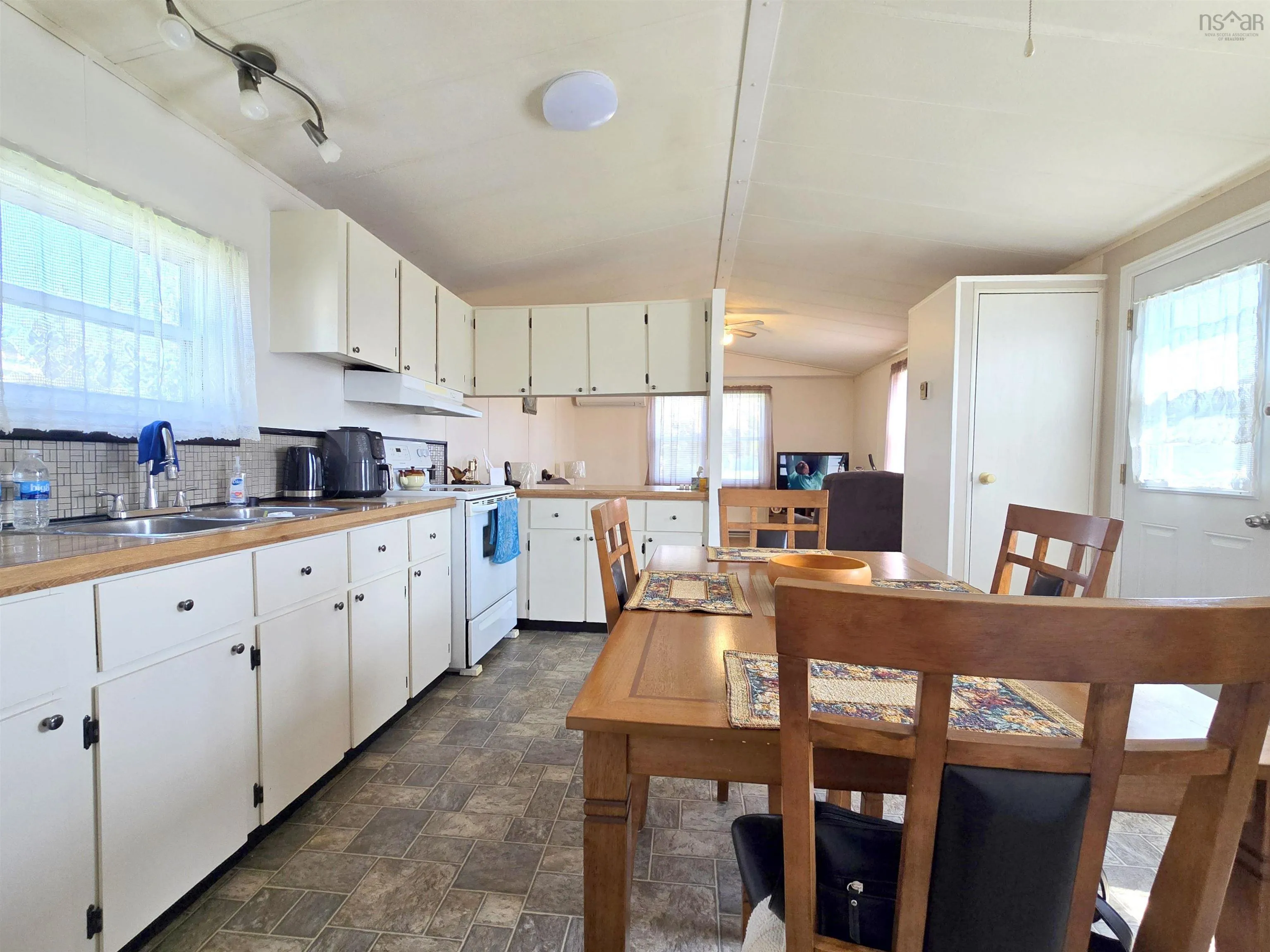 32 Lorne Crescent, Amherst, NS B4H 4B7, 3 Bedrooms Bedrooms, ,1 BathroomBathrooms,Residential,For Sale,Lorne,202519131