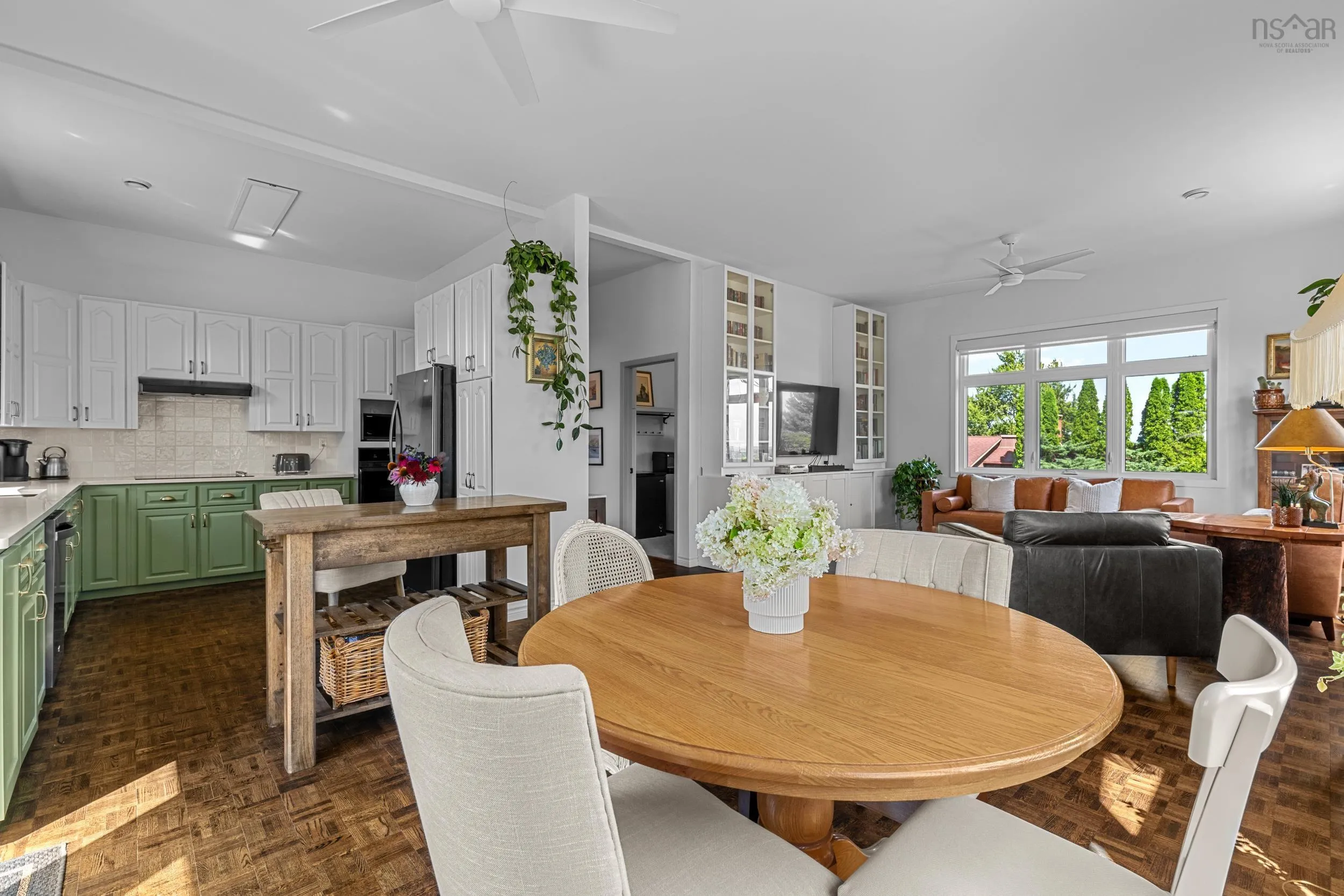 22 Beechview Drive, Chester, NS B0J 1J0, 3 Bedrooms Bedrooms, ,2 BathroomsBathrooms,Residential,For Sale,Beechview,202521620